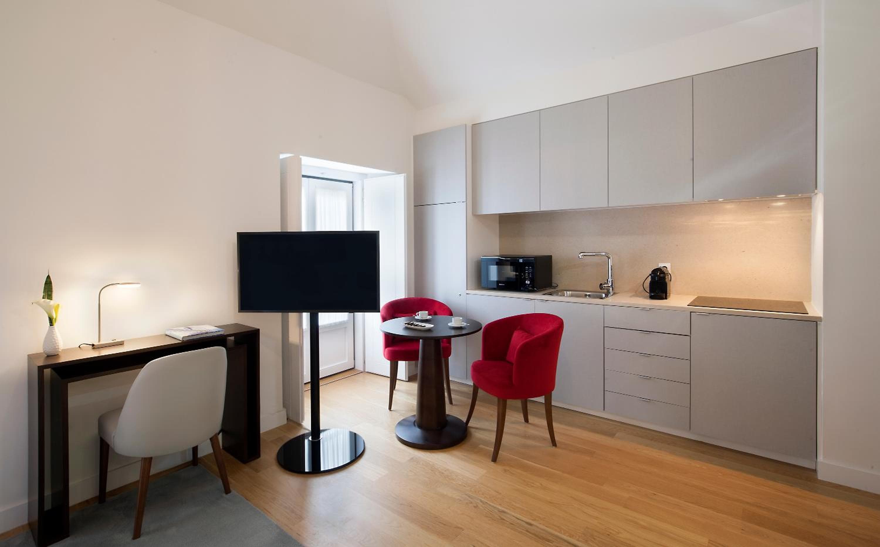 Grape Harbor Prata Apartments, Lisbon, photo 5