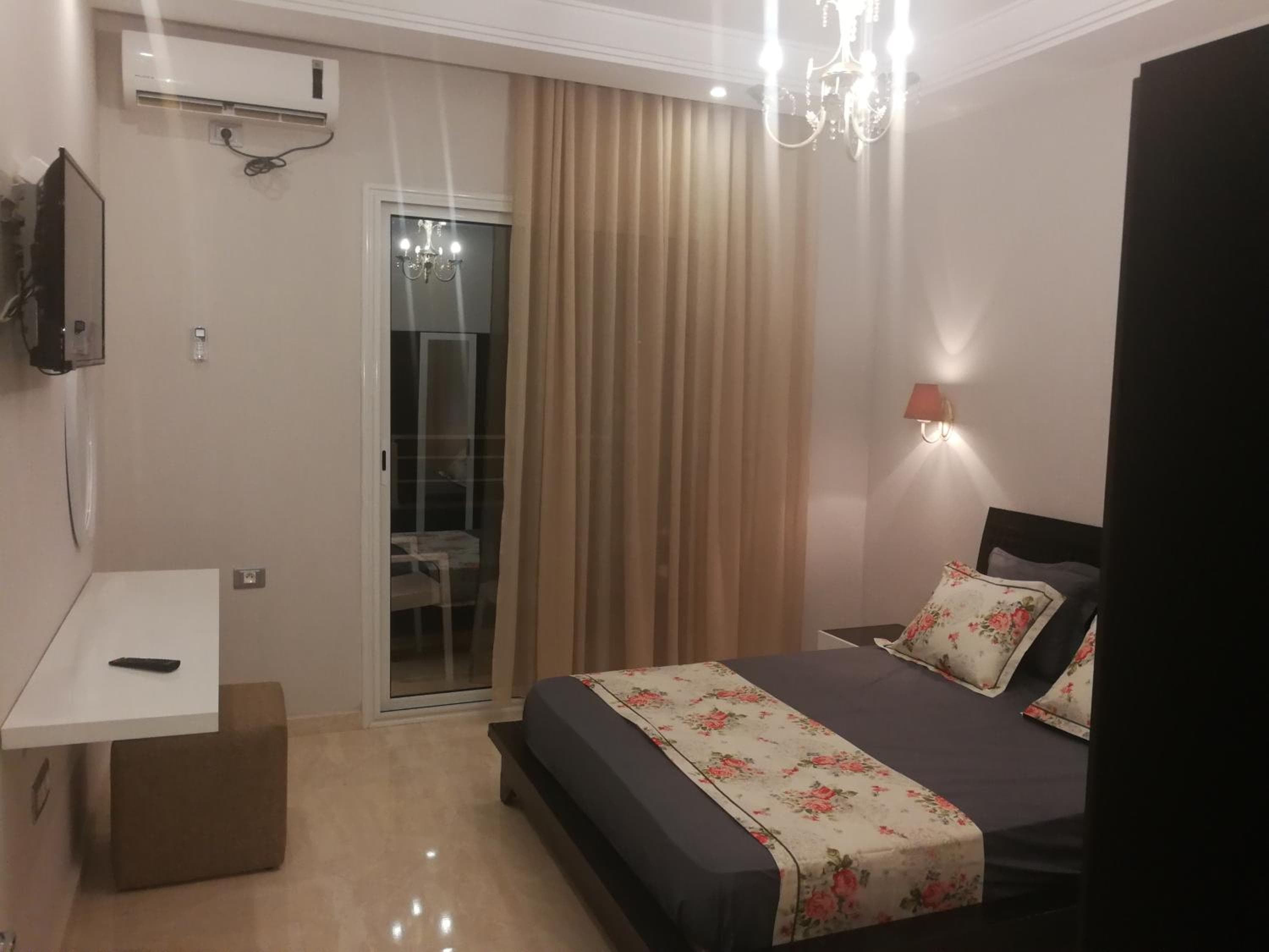 London House, Bizerte