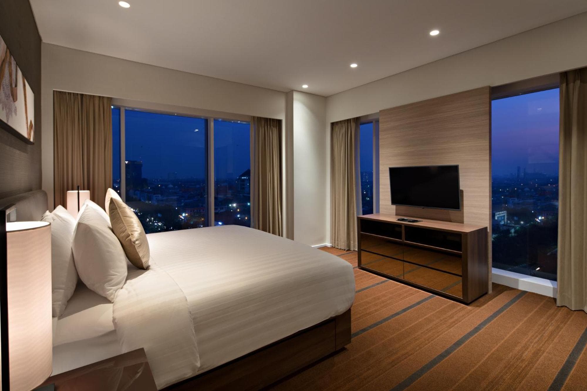 Oakwood Hotel & Residence Surabaya, Surabaya, photo 3