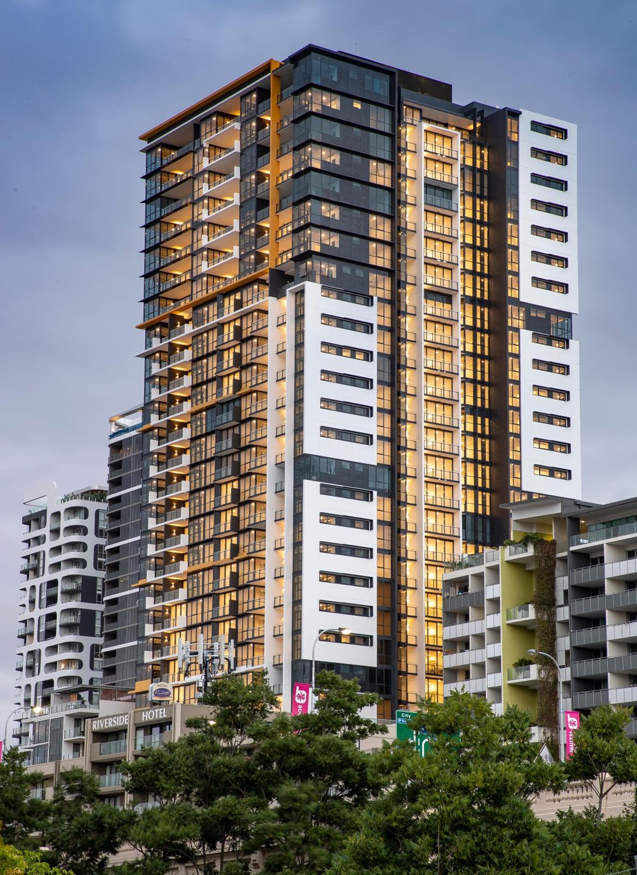 Hope Street Apartments by CLLIX, Brisbane