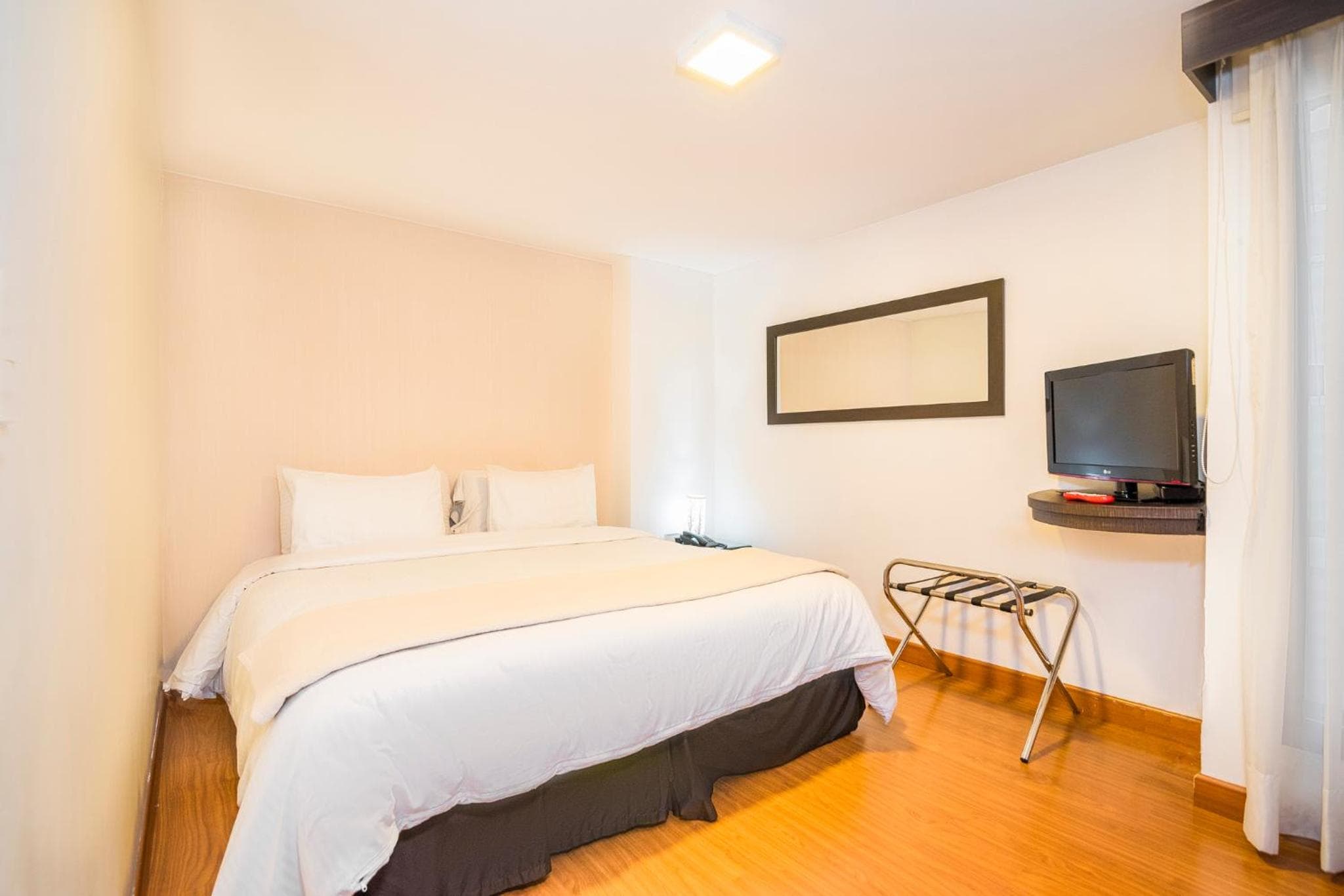 Lloyds Apartasuites Parque 93, Bogotá, photo 3