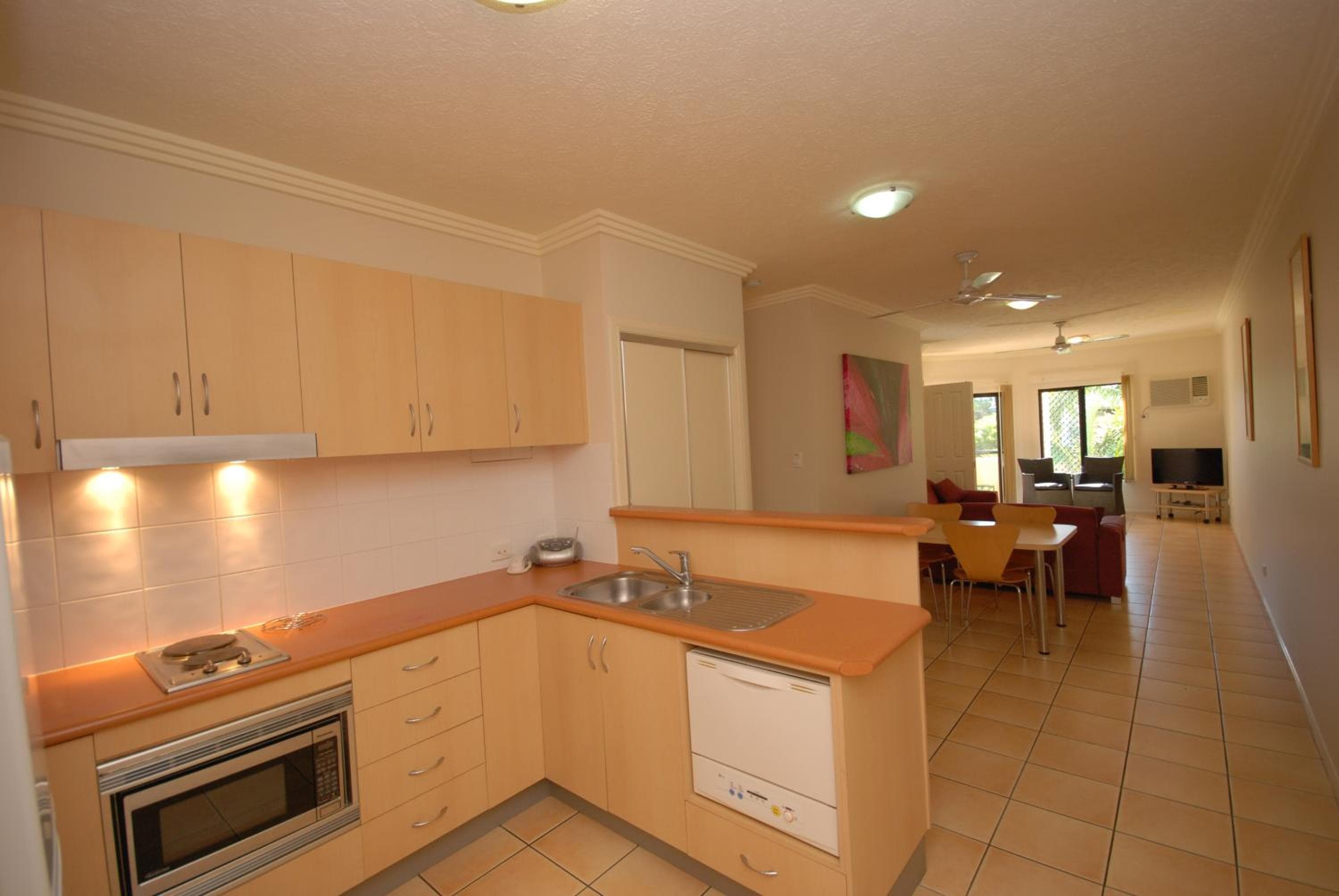 City Plaza Apartments, Cairns, photo 2