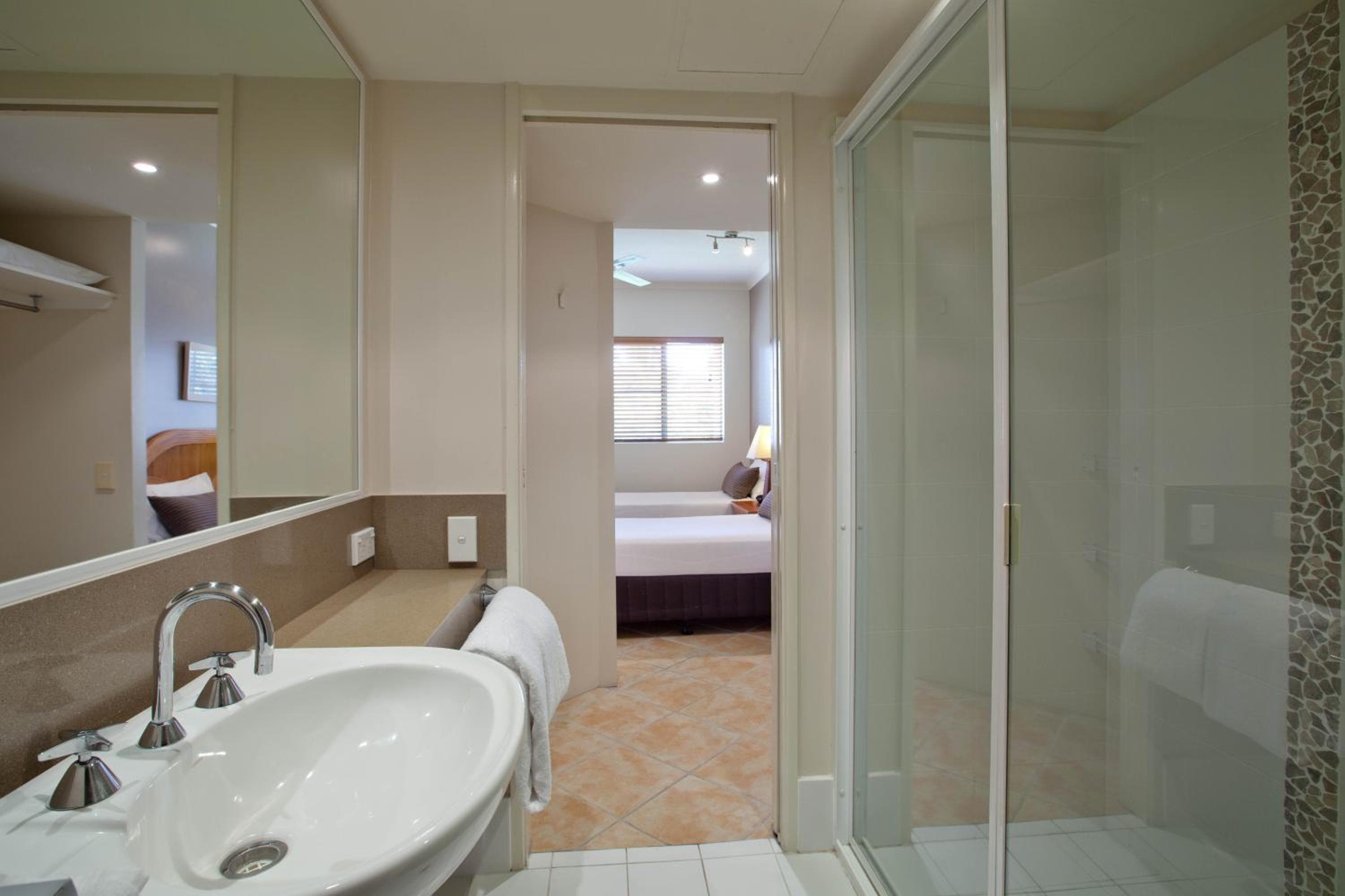 Coral Sands Beachfront Resort, Trinity Beach, photo 5