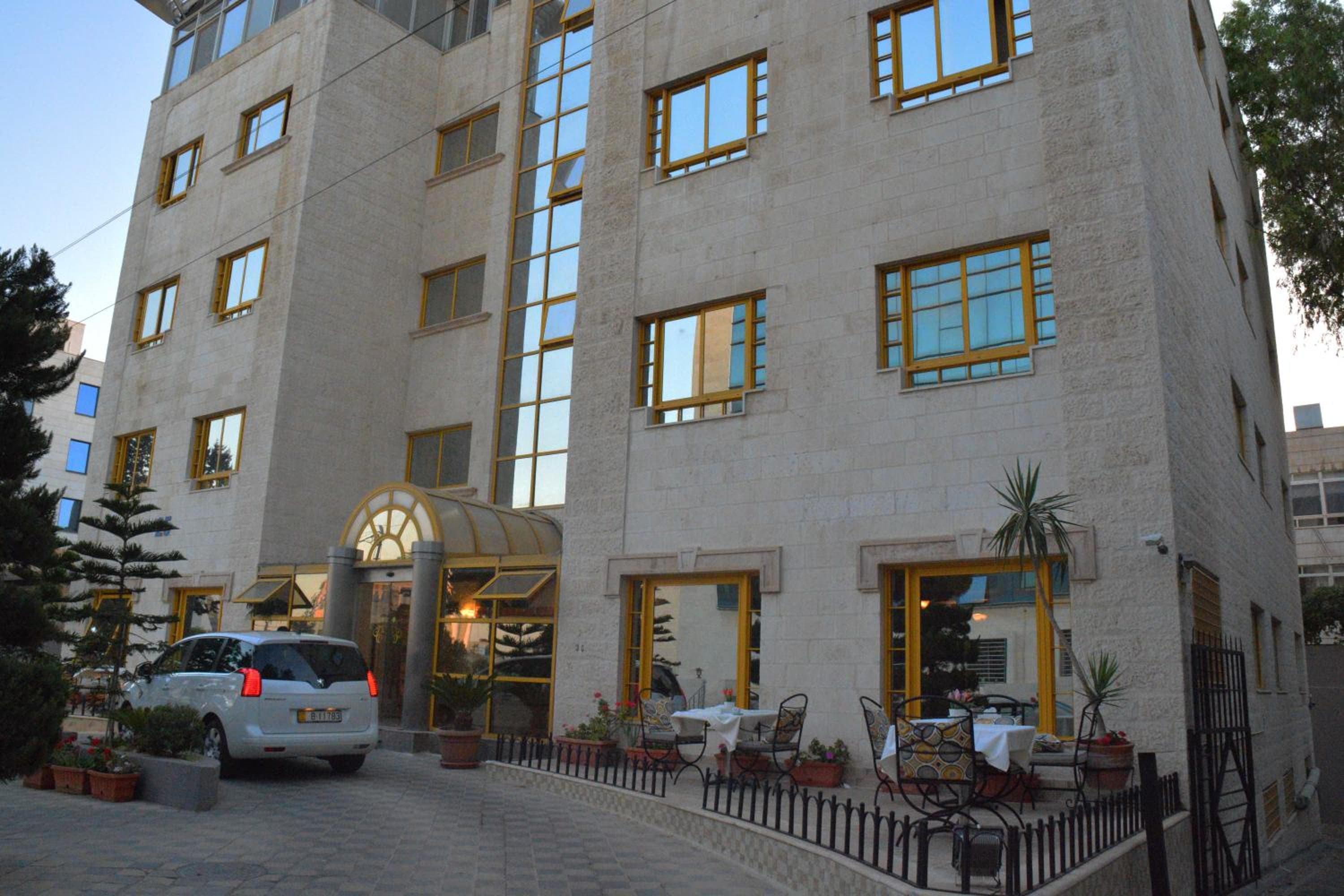 Capri Hotel Suites, Amman