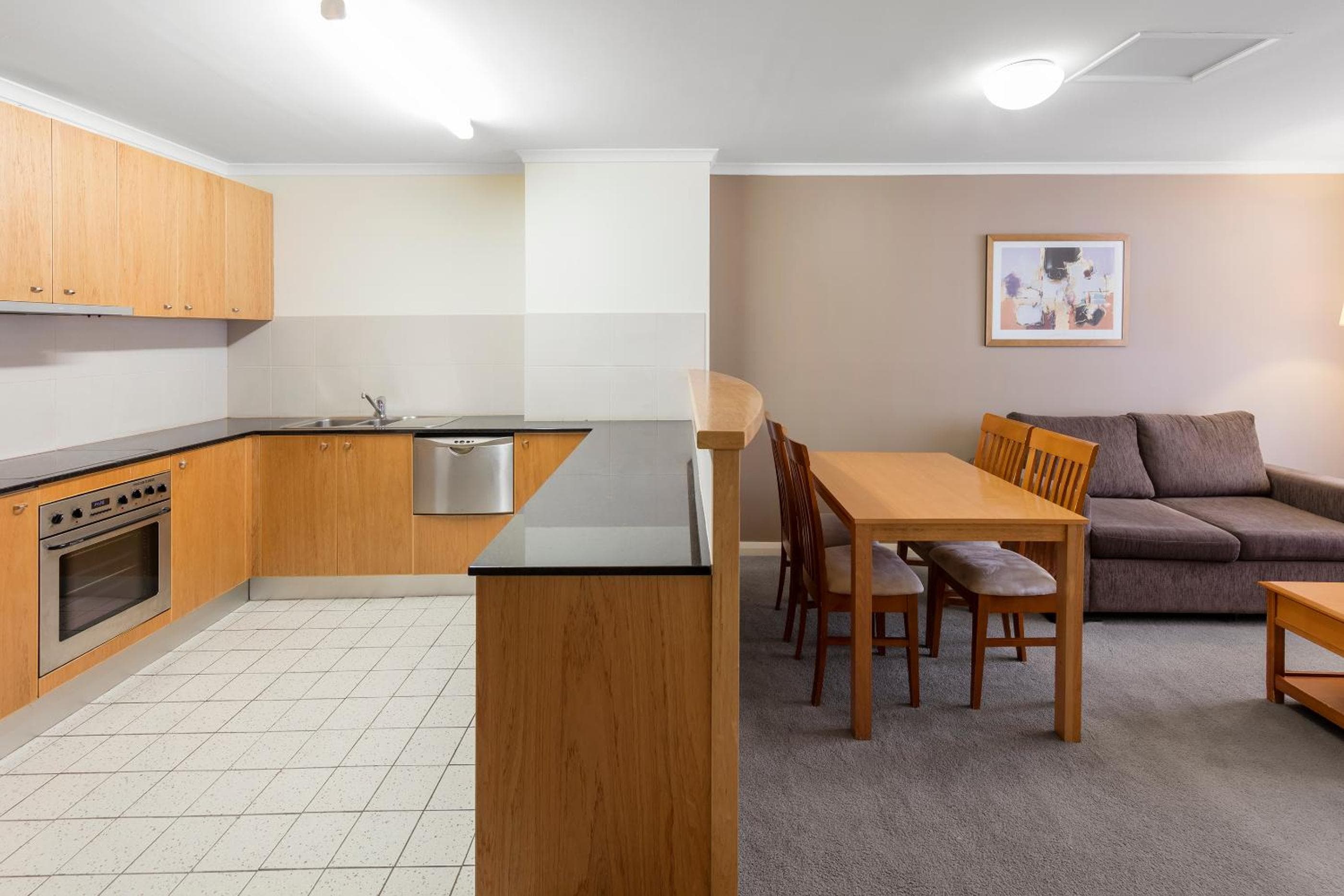 Nesuto Canberra, Canberra, photo 6