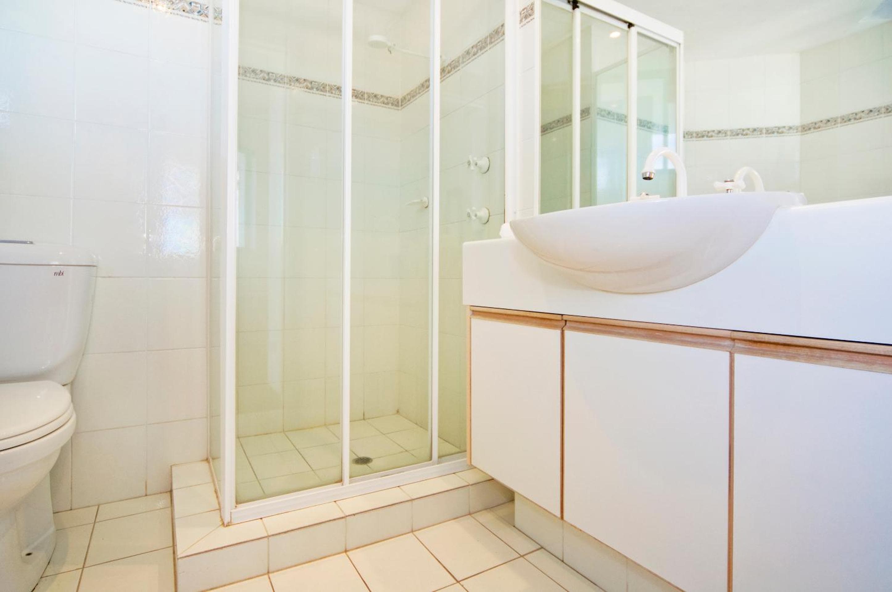 Oceanside Resort - Absolute Beachfront Apartments, Gold Coast, photo 6