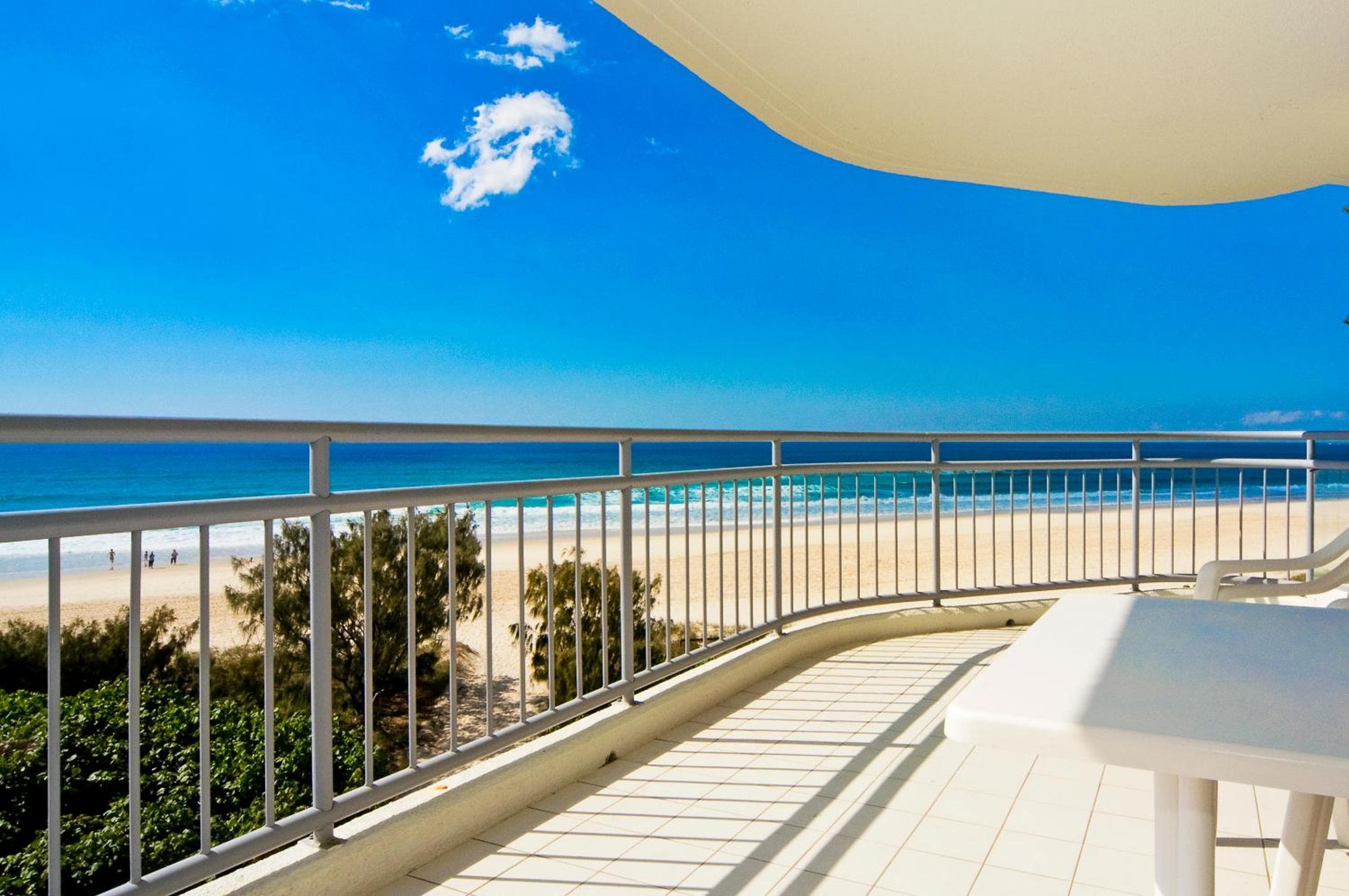 Oceanside Resort - Absolute Beachfront Apartments, Gold Coast, photo 2