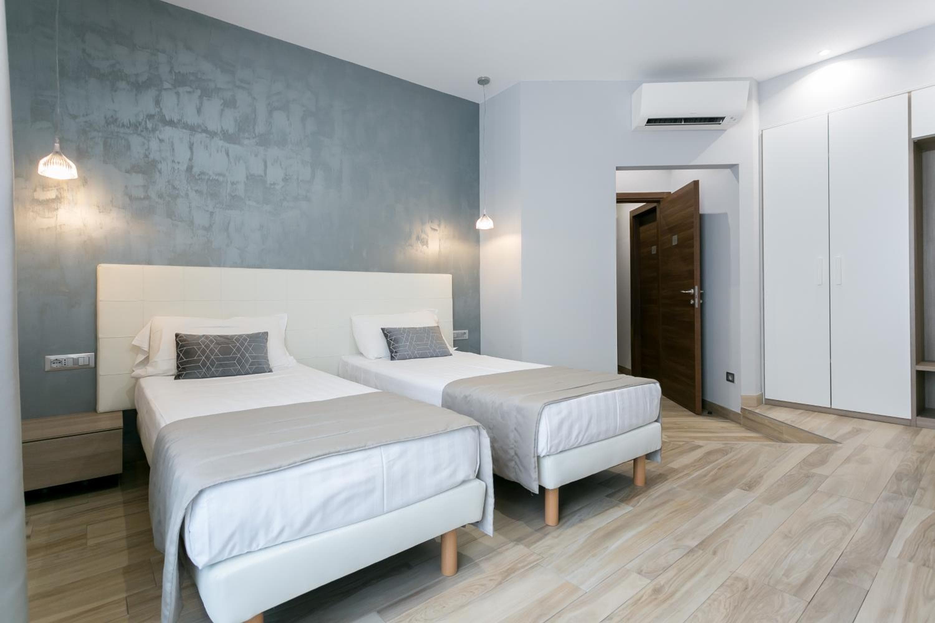ApartHotel Durini, Milan, photo 3