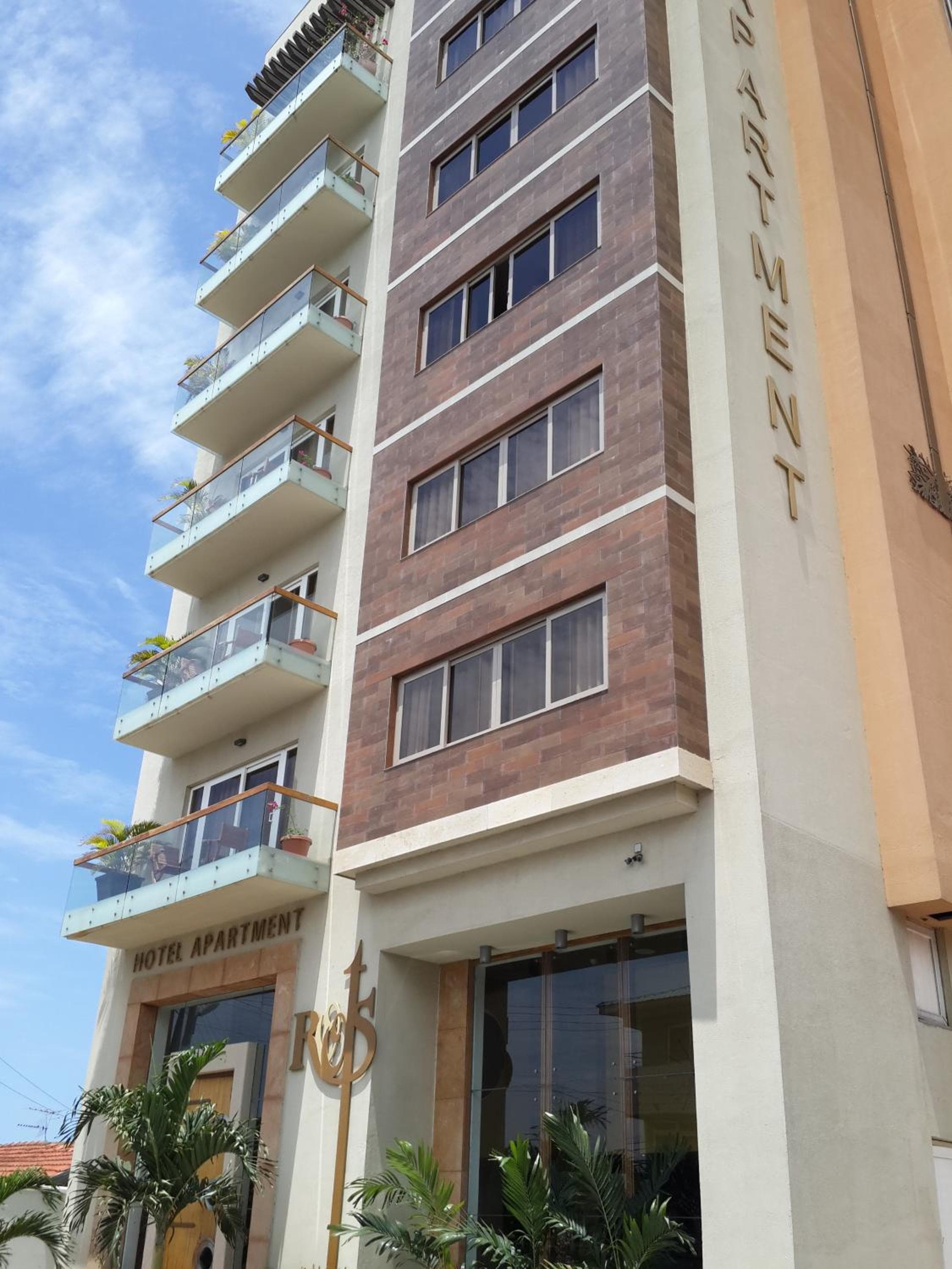 Roots Hotel Apartment, Accra