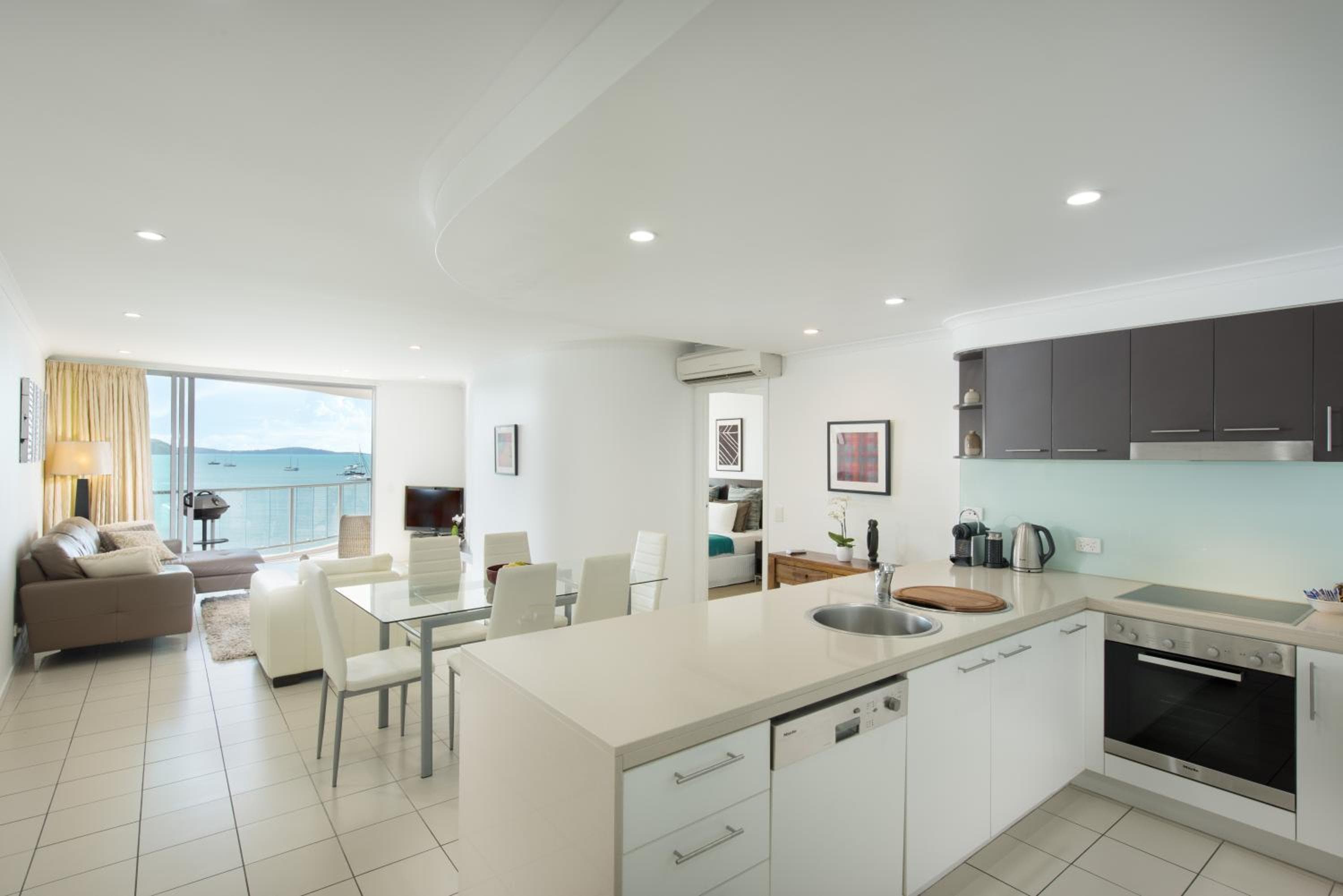 at Marina Shores, Airlie Beach, photo 2