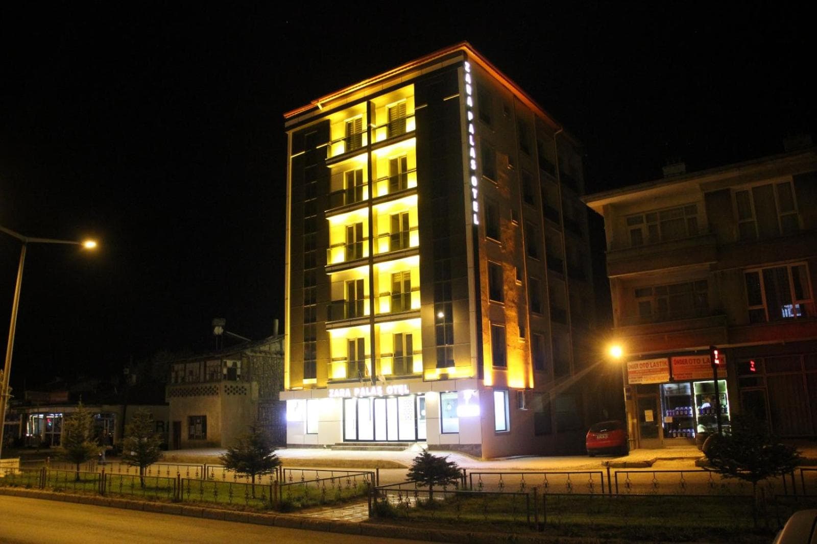 Zara Palas Otel, Zara