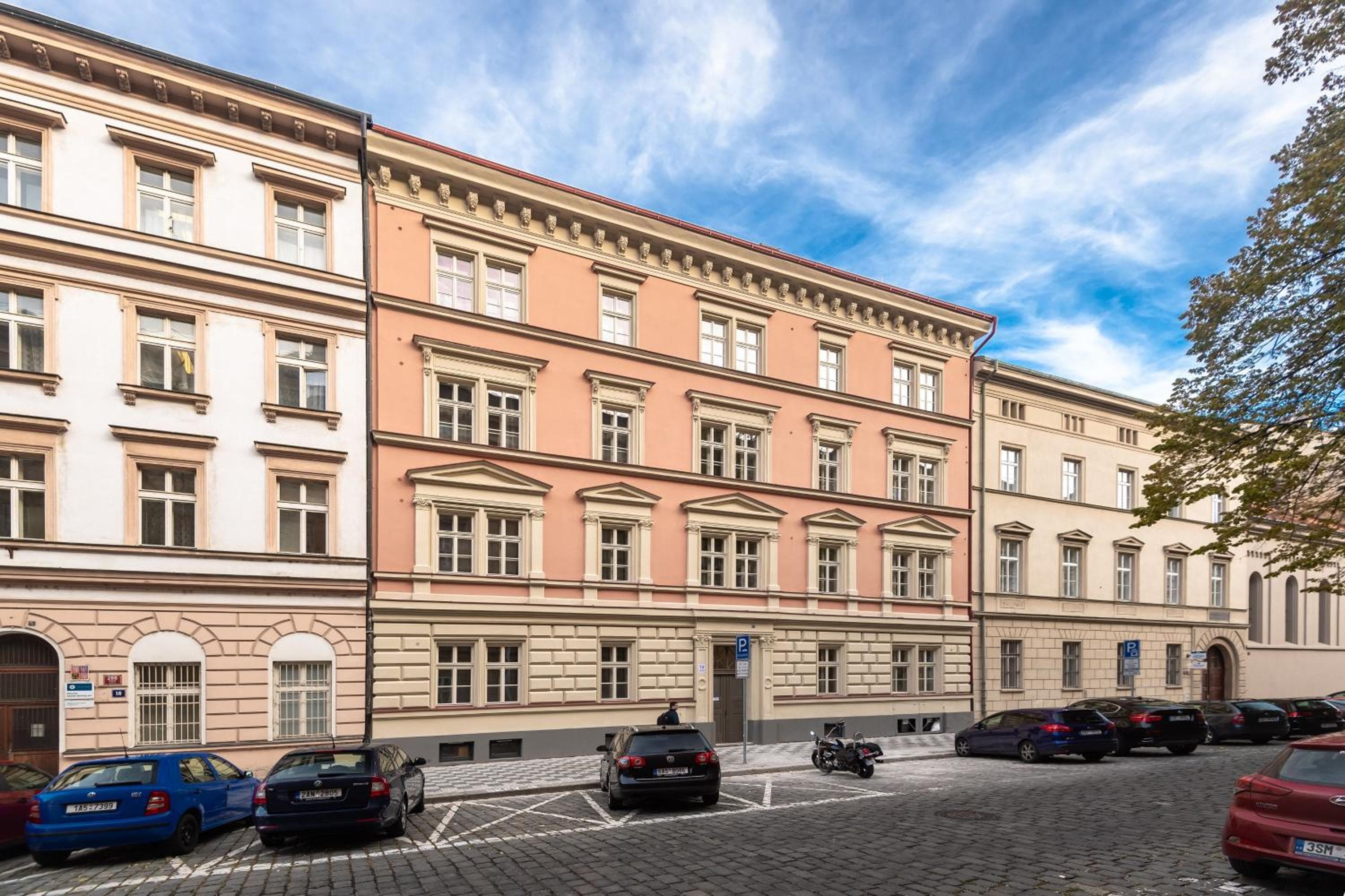 Seven Wishes Boutique Residence by Dwellfort, Prague