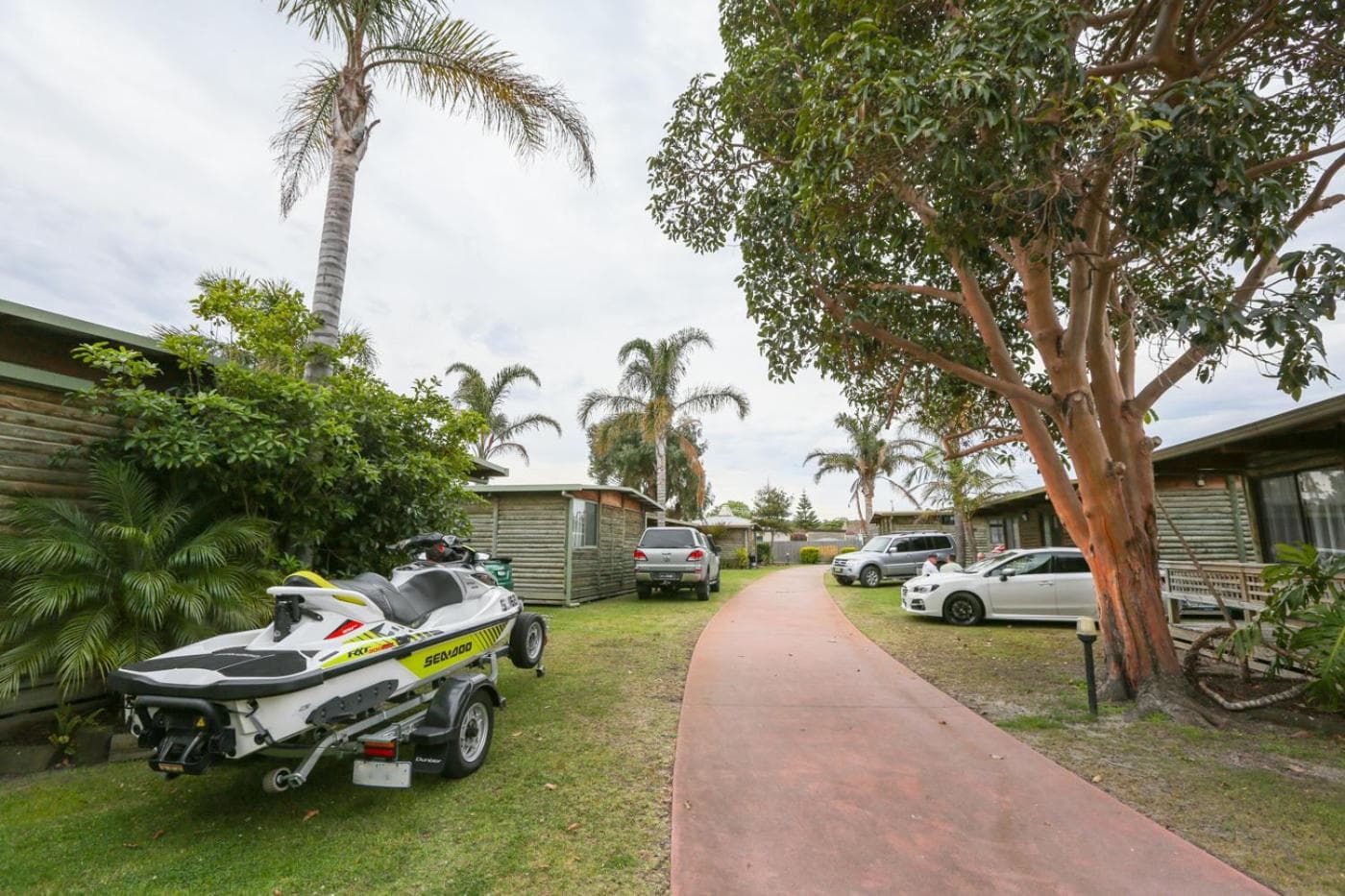 Lazy Acre Log Cabins, Lakes Entrance, photo 4