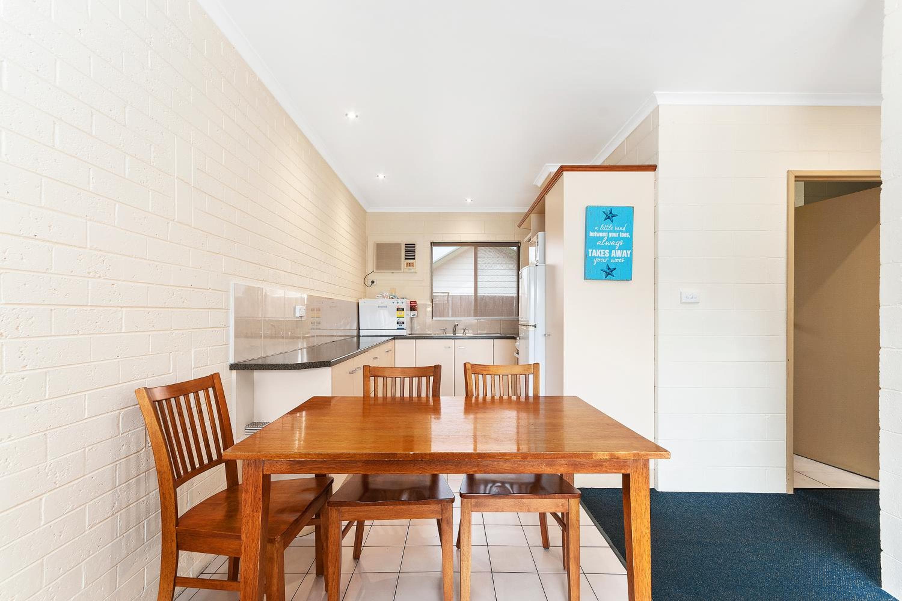 Allambi Holiday Apartments, Lakes Entrance, photo 4