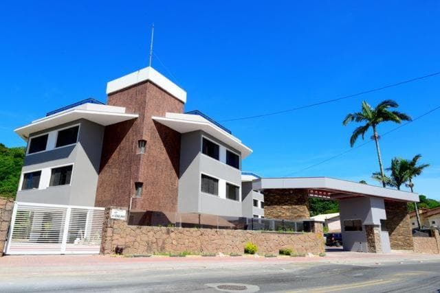 Apartamento vista mar, Ponta das Canas com duas piscinas, Florianópolis