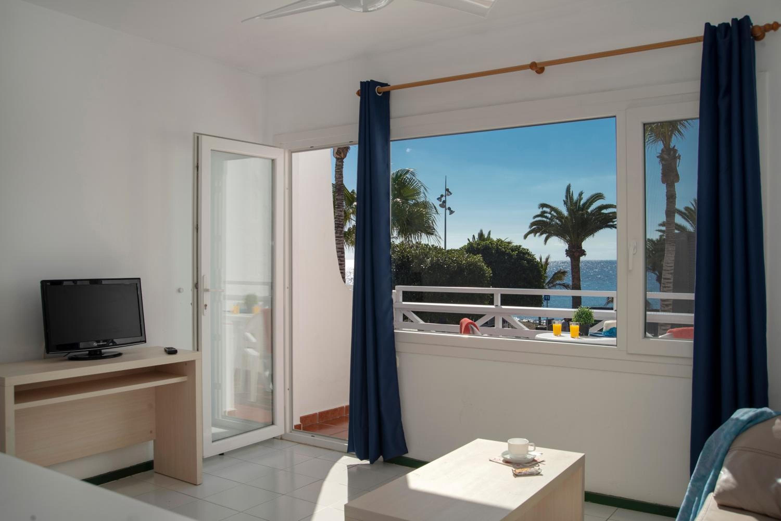 Rocas Blancas Apartments, Puerto del Carmen, photo 2