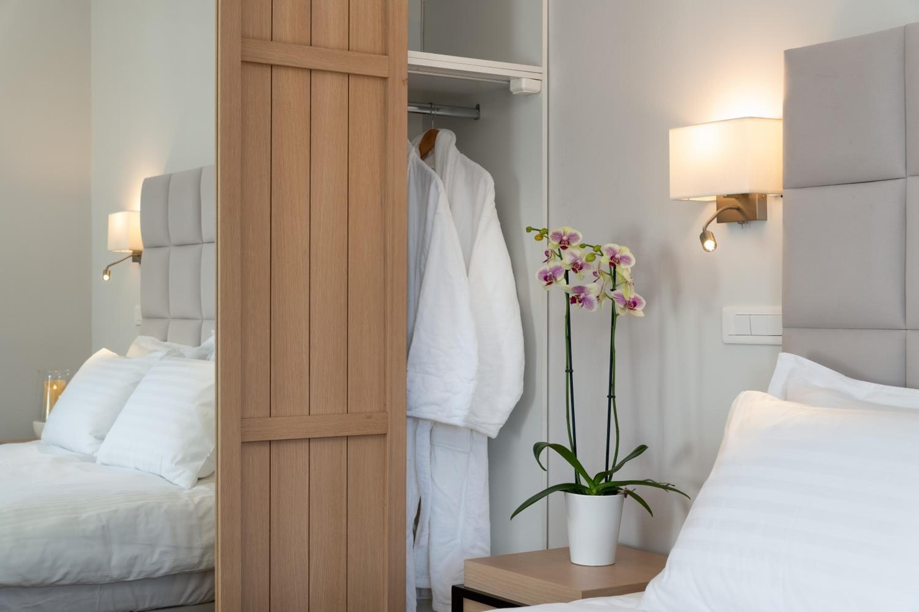 Porto Vecchio Luxury Suites, Spetses, photo 3