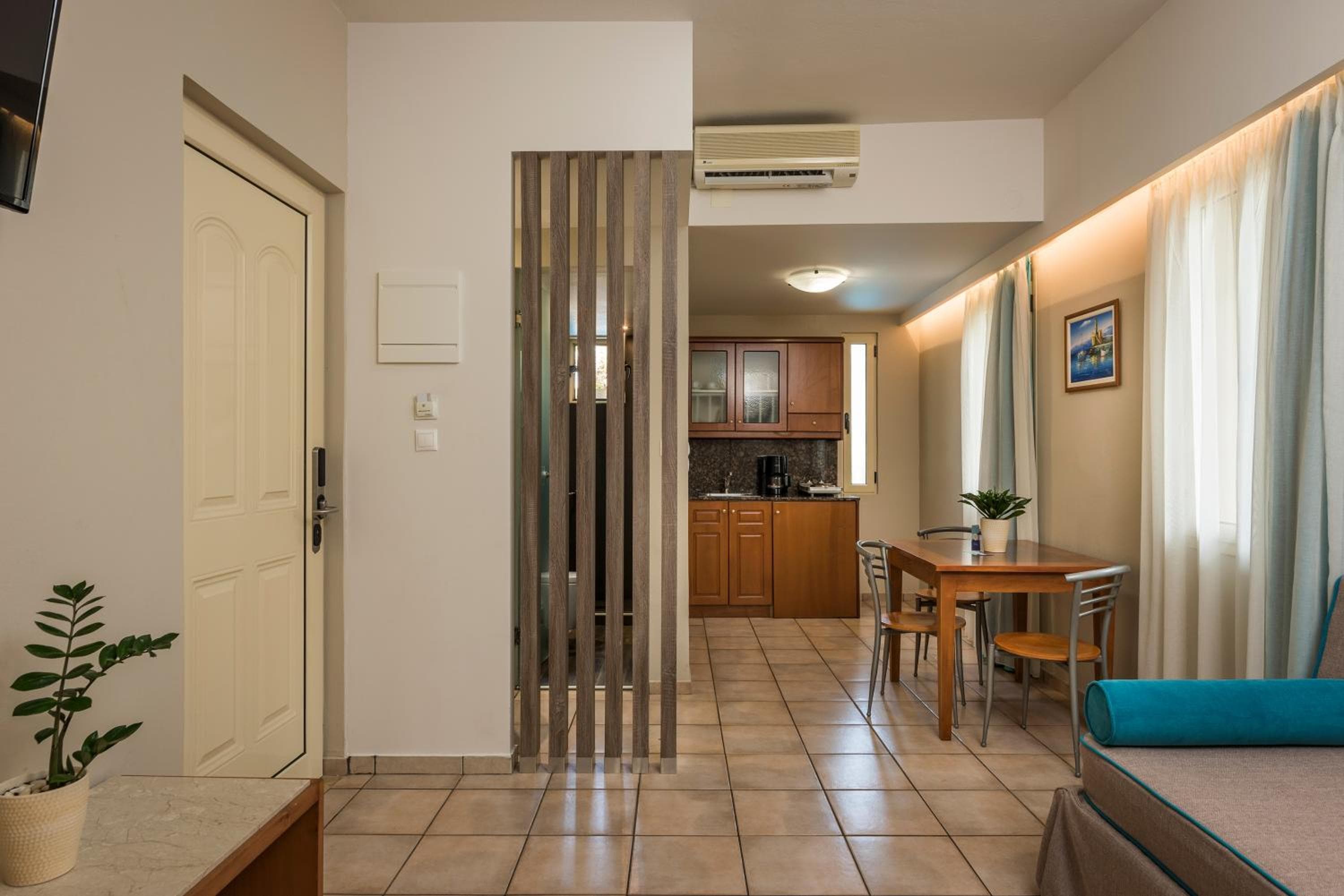 Elotis Suites, Agia Marina Nea Kydonias, photo 5