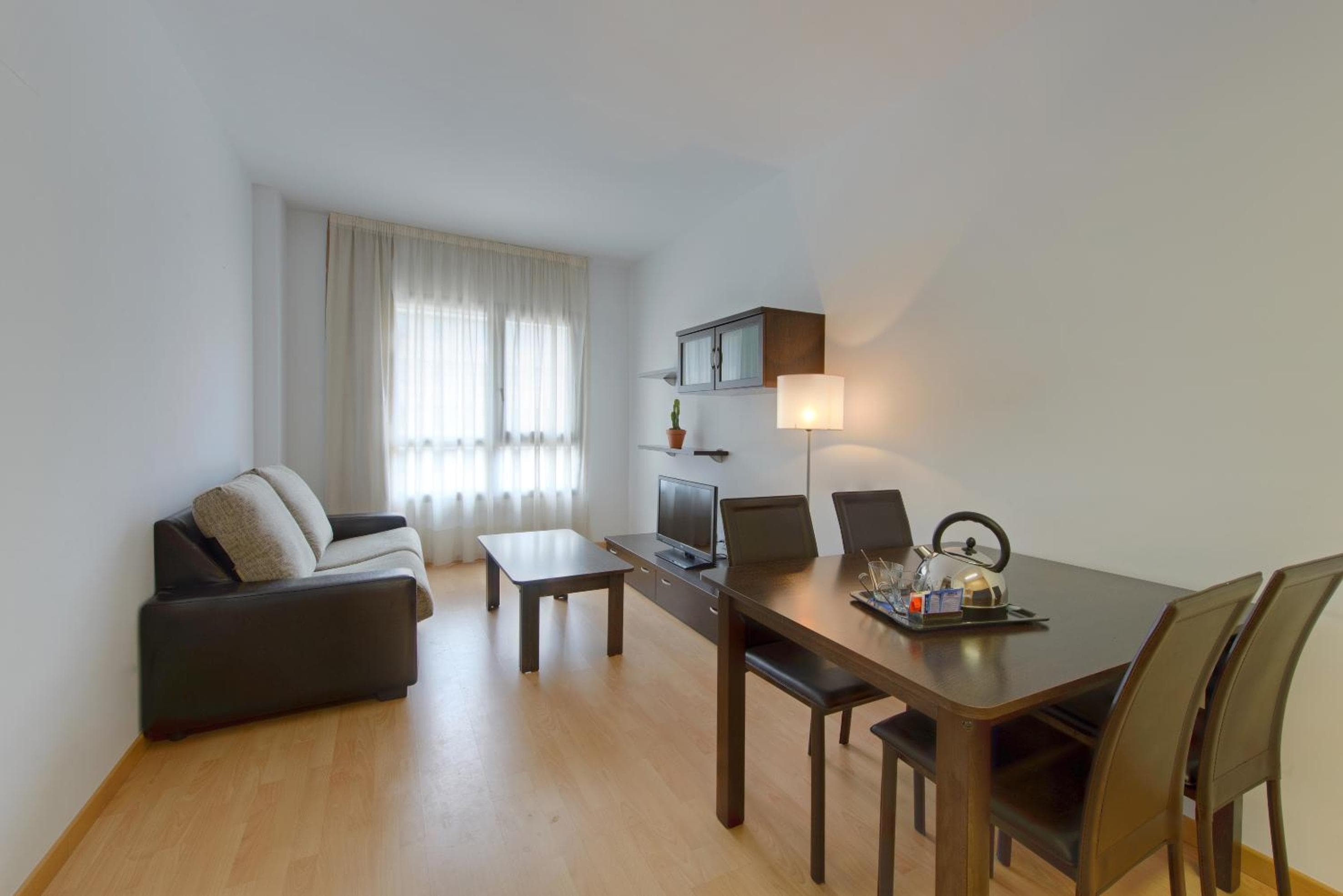 Madrid Airport Suites, Affiliated by Meliá, Madrid, photo 3