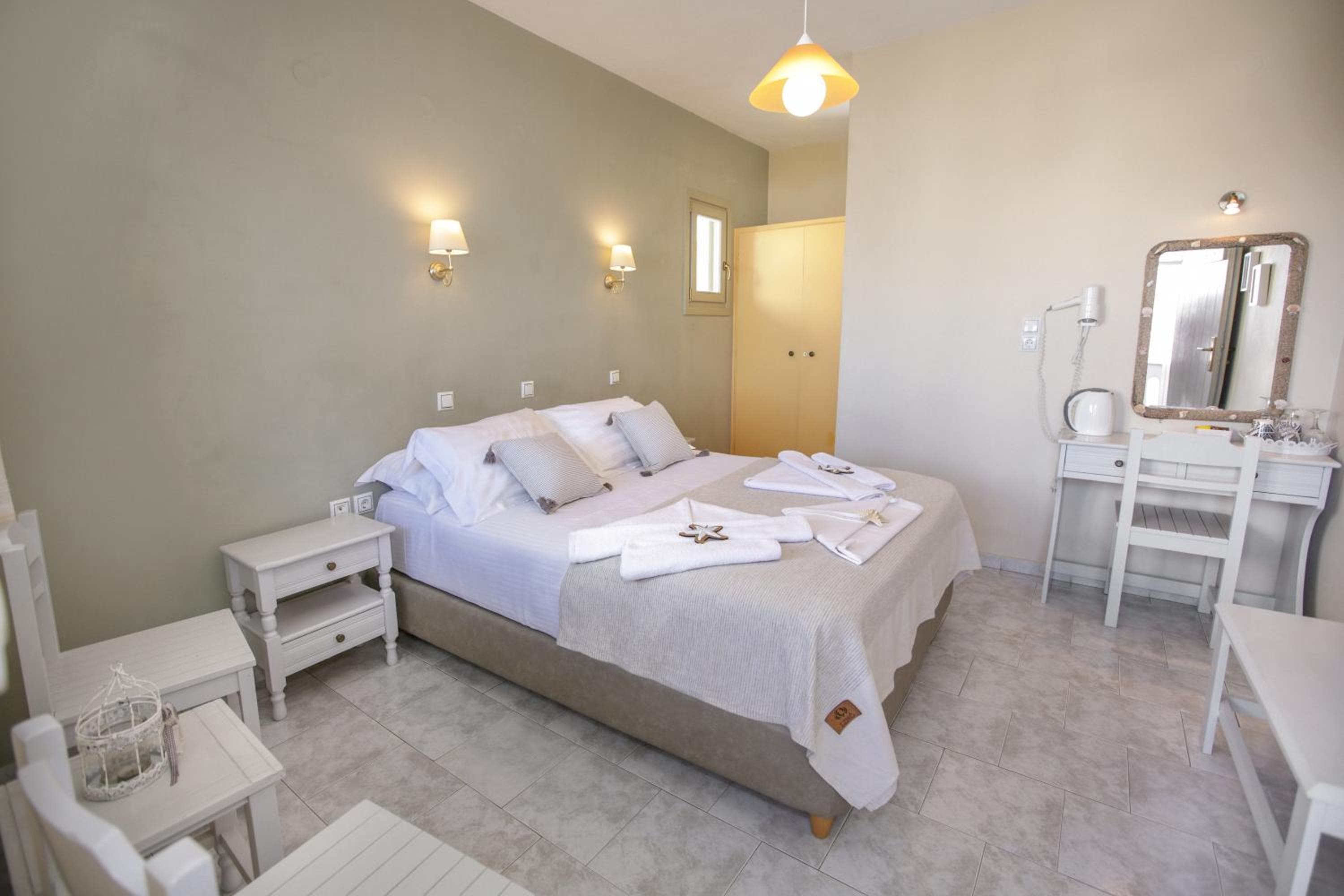 Alexandra's Rooms, Parikia, photo 2