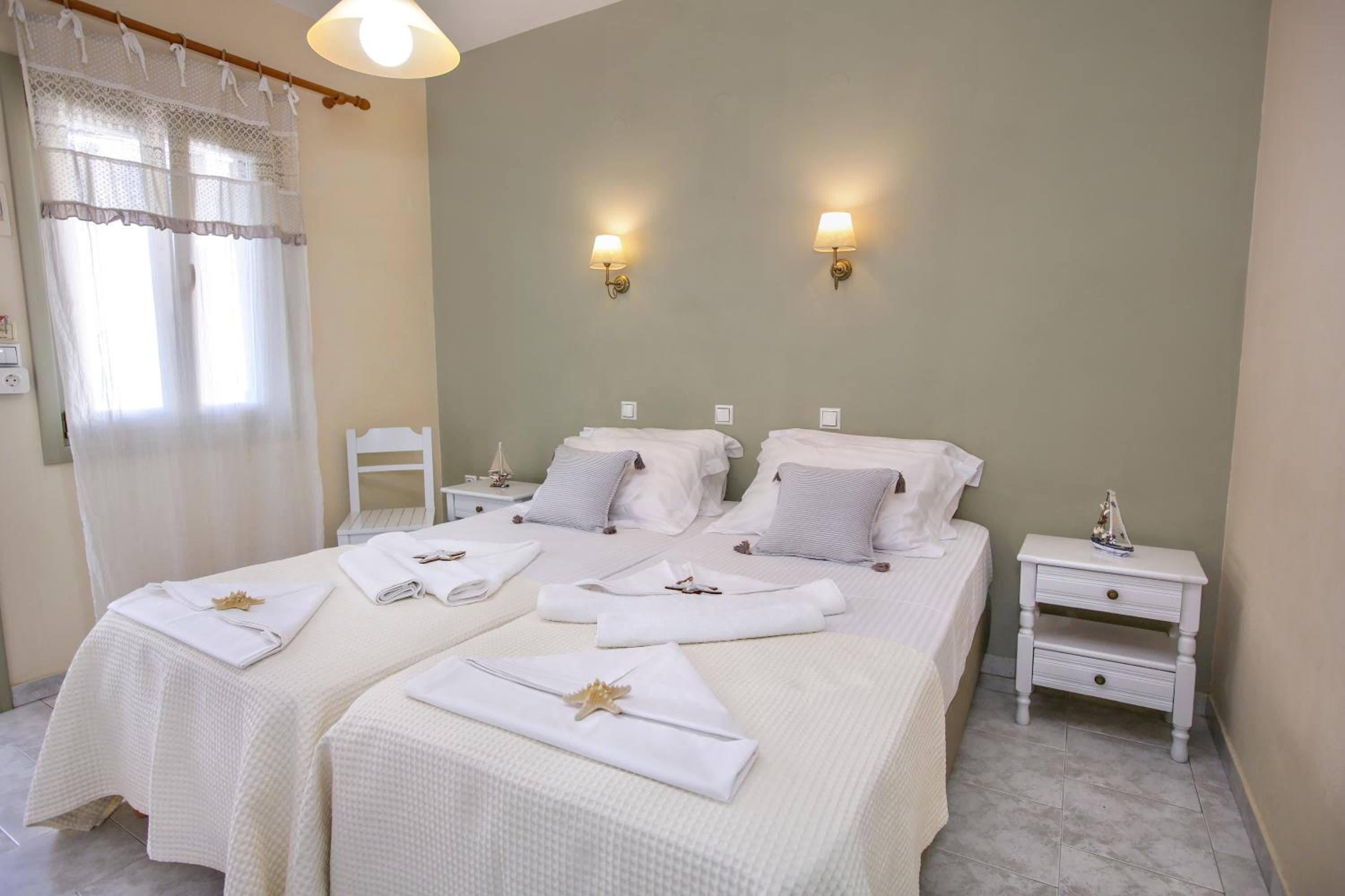 Alexandra's Rooms, Parikia, photo 3