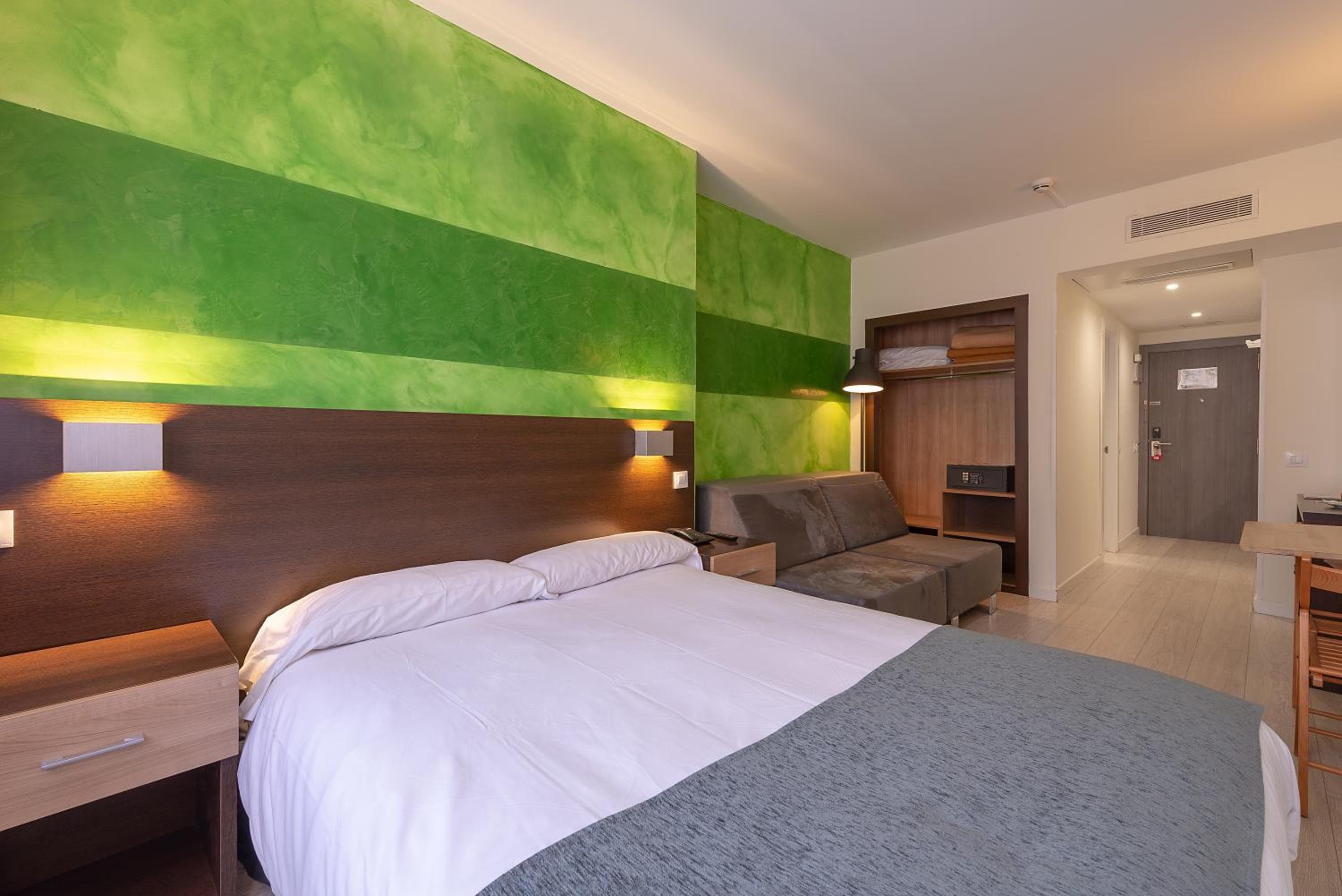 Apartamentos Recoletos, Madrid, photo 3