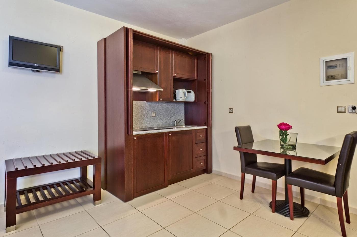 Socrates Studios & Apartments, Karpathos Town