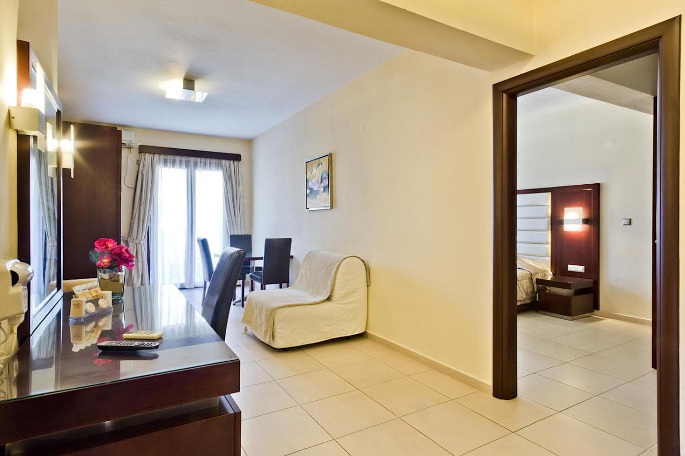 Socrates Studios & Apartments, Karpathos Town, photo 4