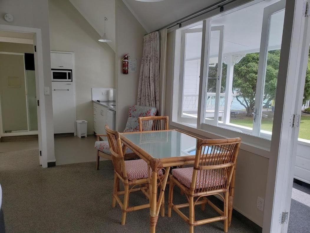 Hananui Lodge and Apartments, Russell, photo 4