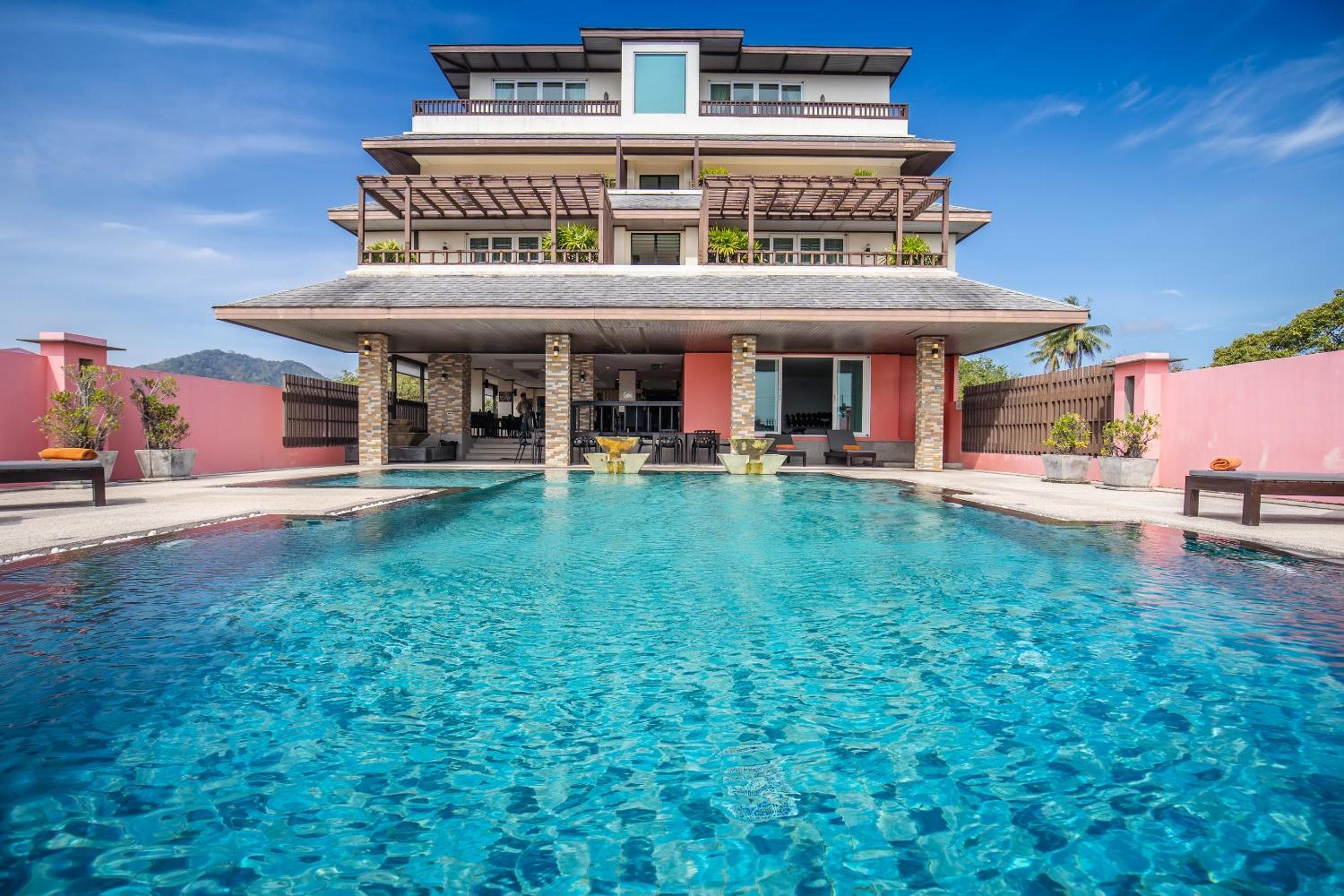 Ratana Hotel Chalong, Rawai Beach