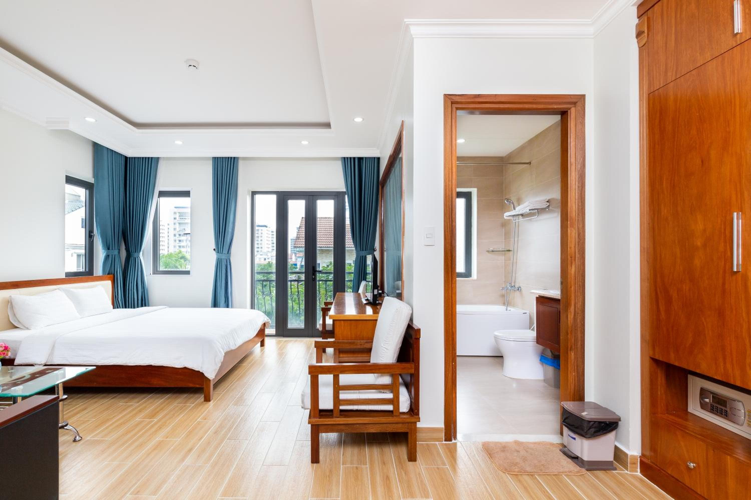 Sunny Hotel and Apartment, Ho Chi Minh City, photo 3