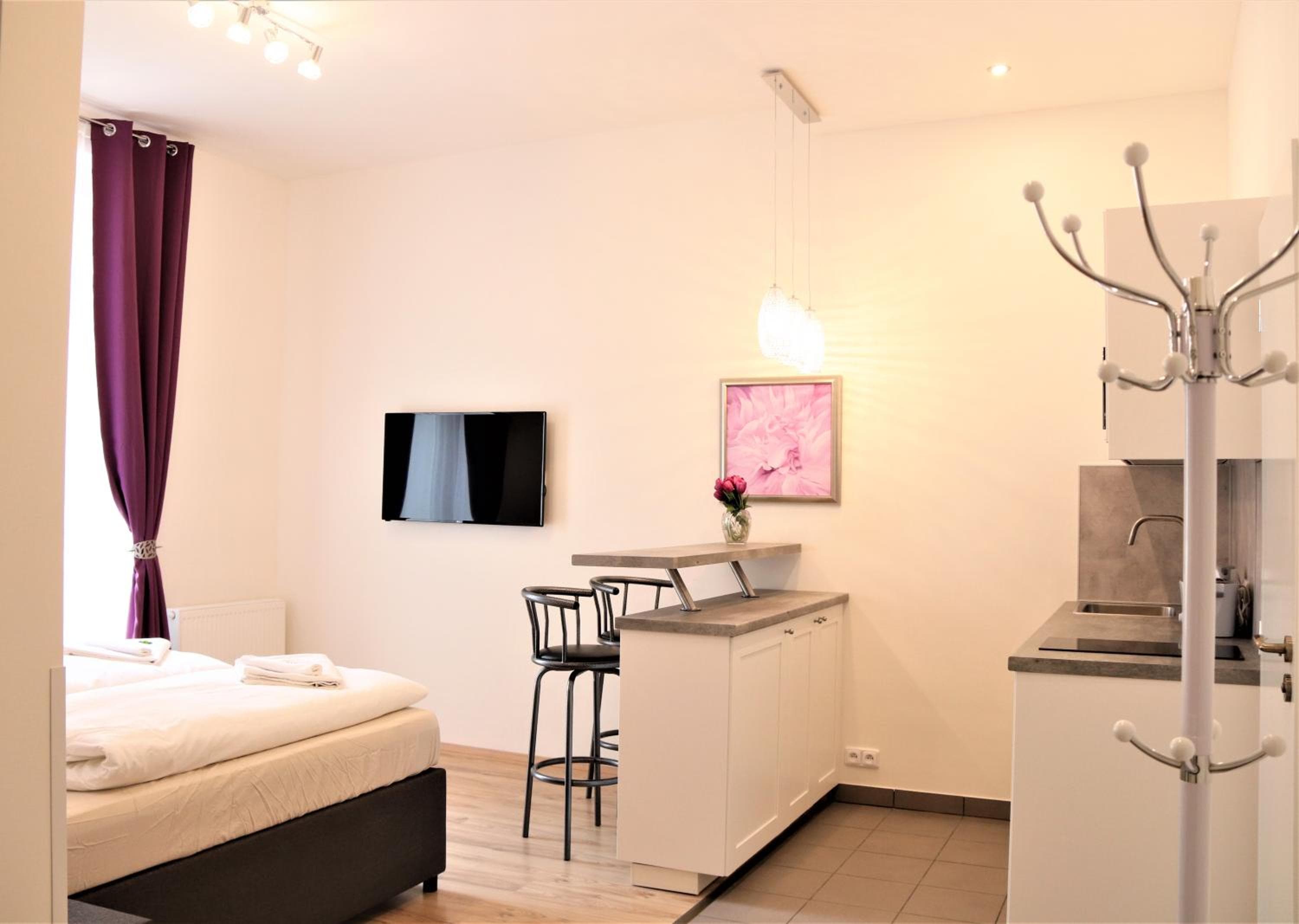 Flowers apartments, Prague, photo 6