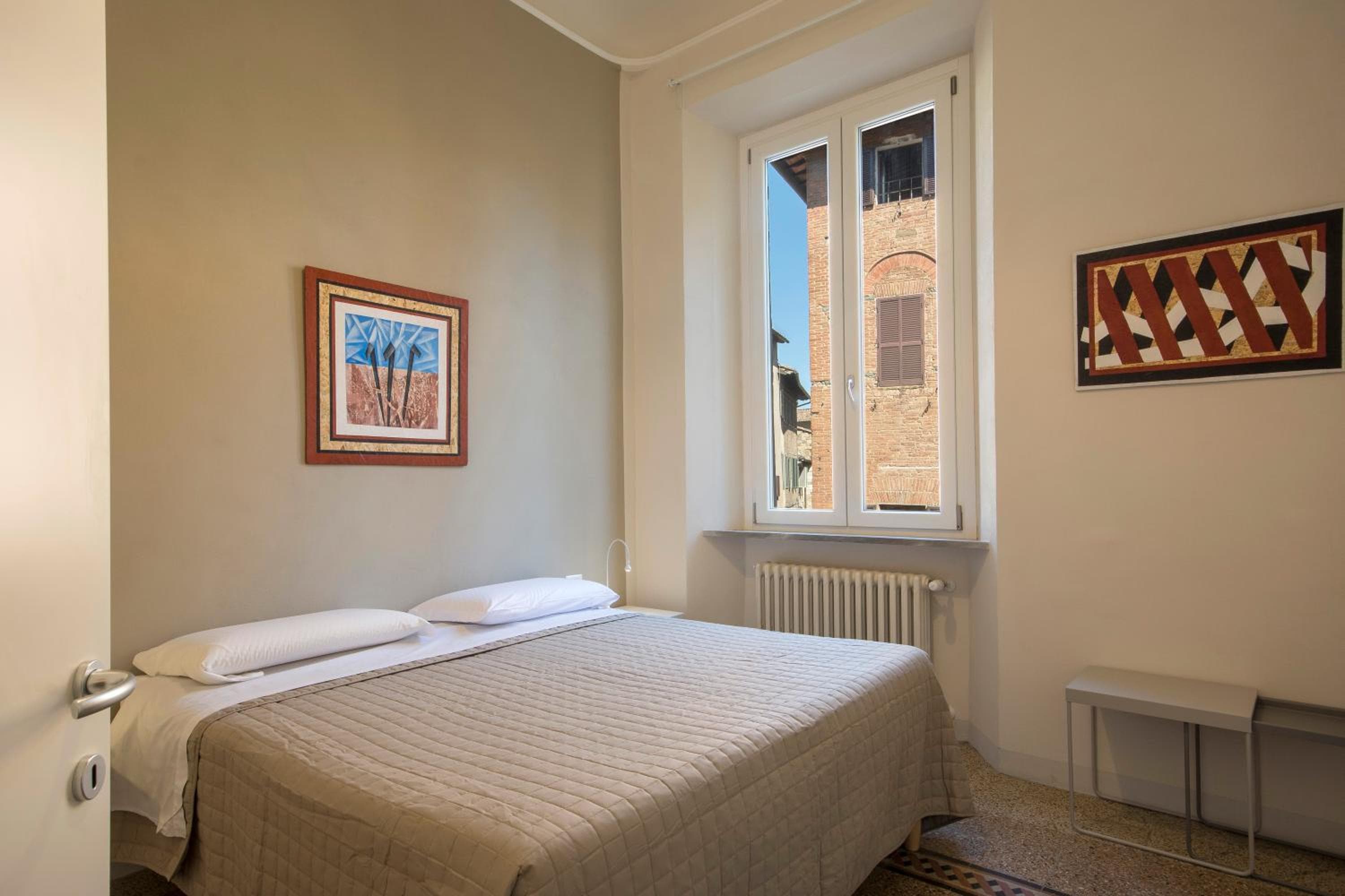 Regis Condo, Siena, photo 5