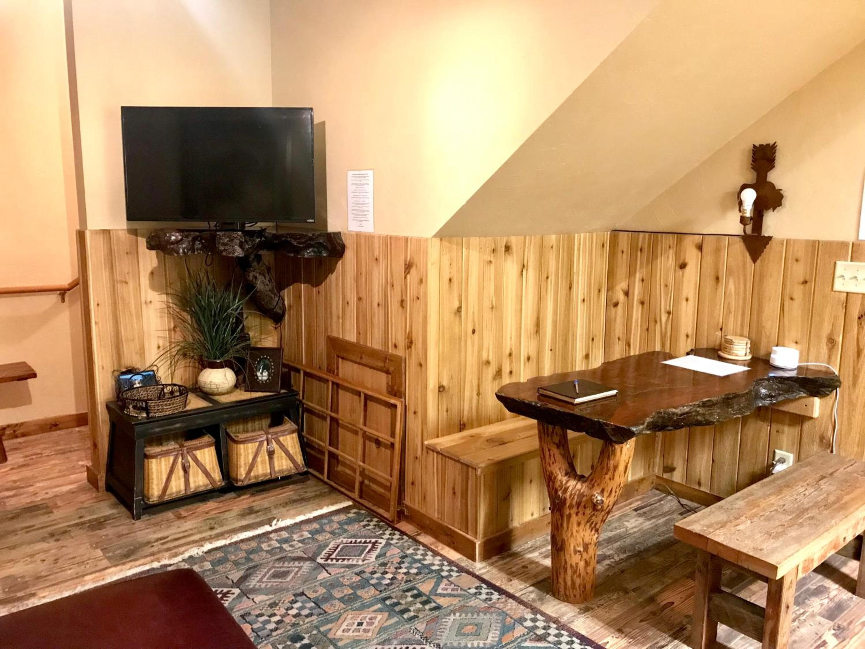 Cowboy's Lodge, Gardiner, photo 3