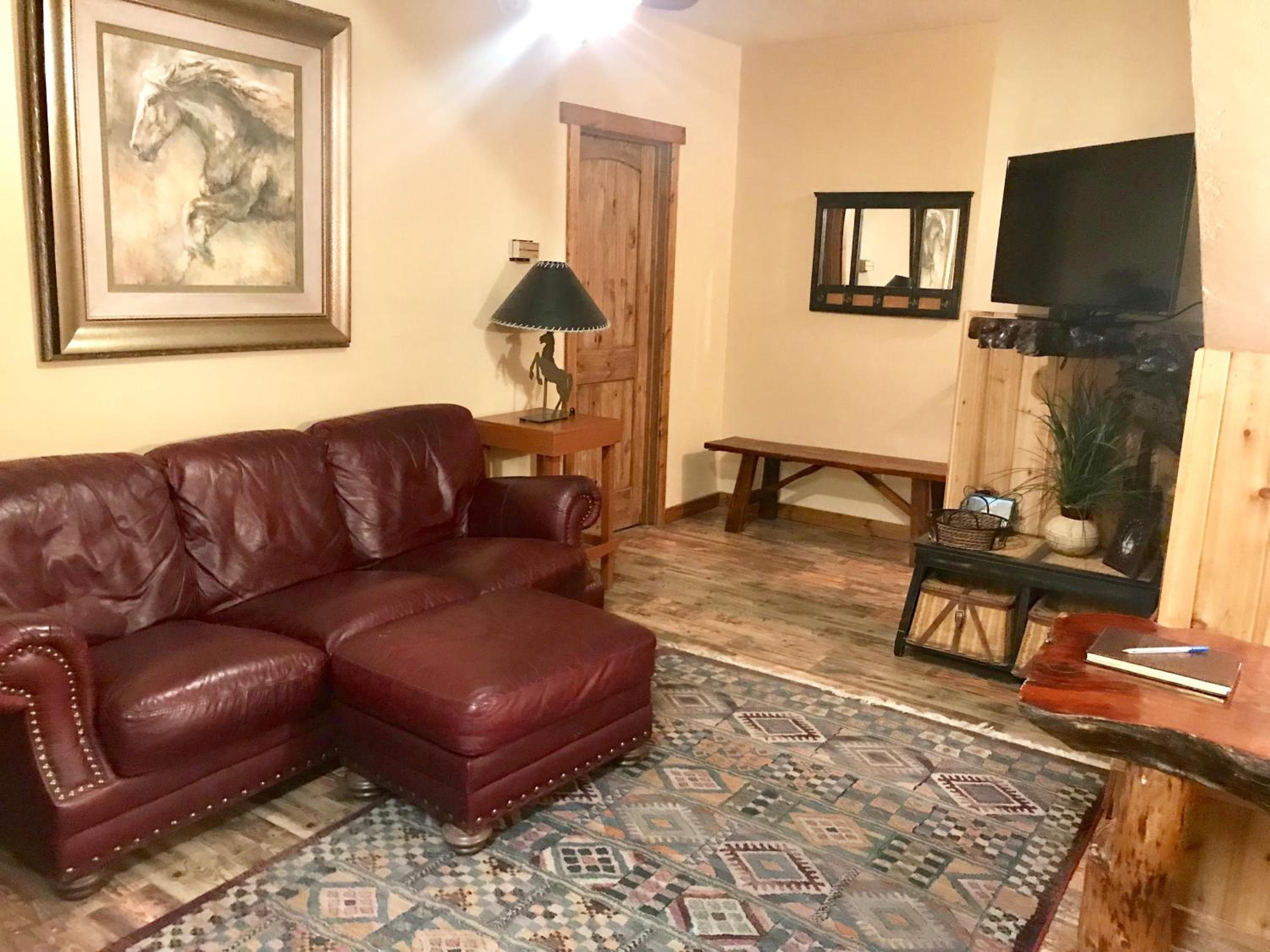 Cowboy's Lodge, Gardiner, photo 2