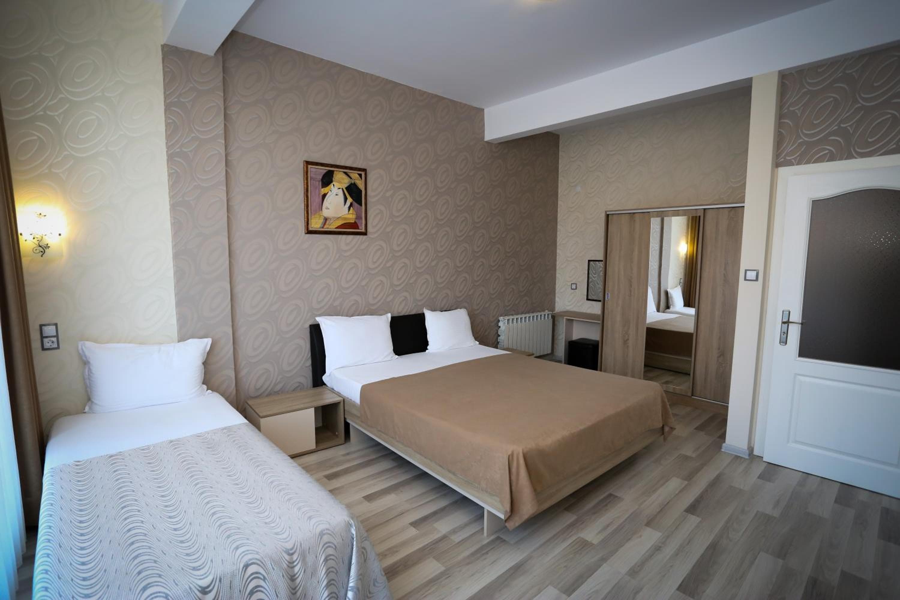 Apart Hotel Central, Momchilgrad, photo 5