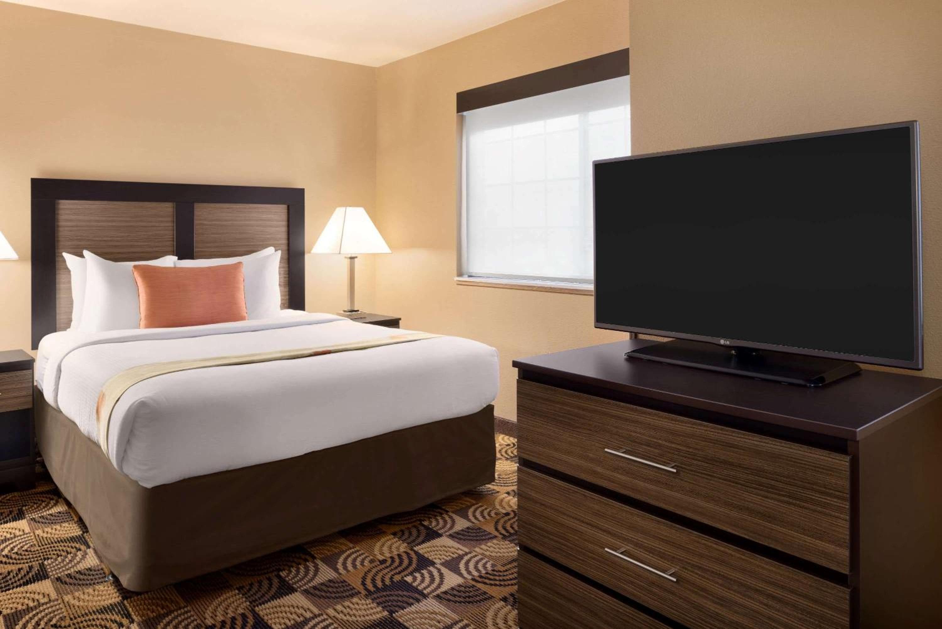 Hawthorn Extended Stay by Wyndham Milwaukee Airport, Oak Creek, photo 3