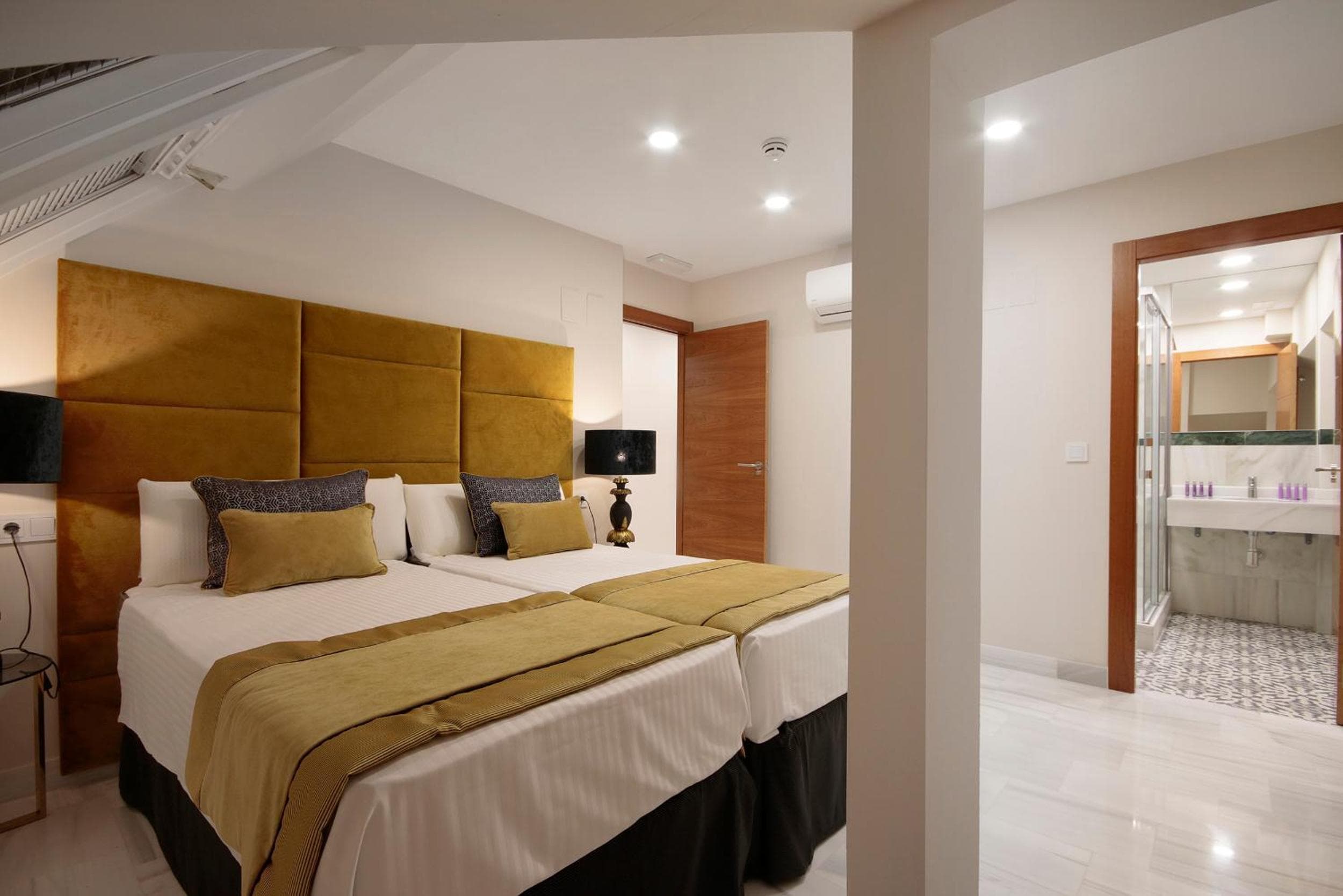 BiBo Suites Gran Vía, Granada, photo 5