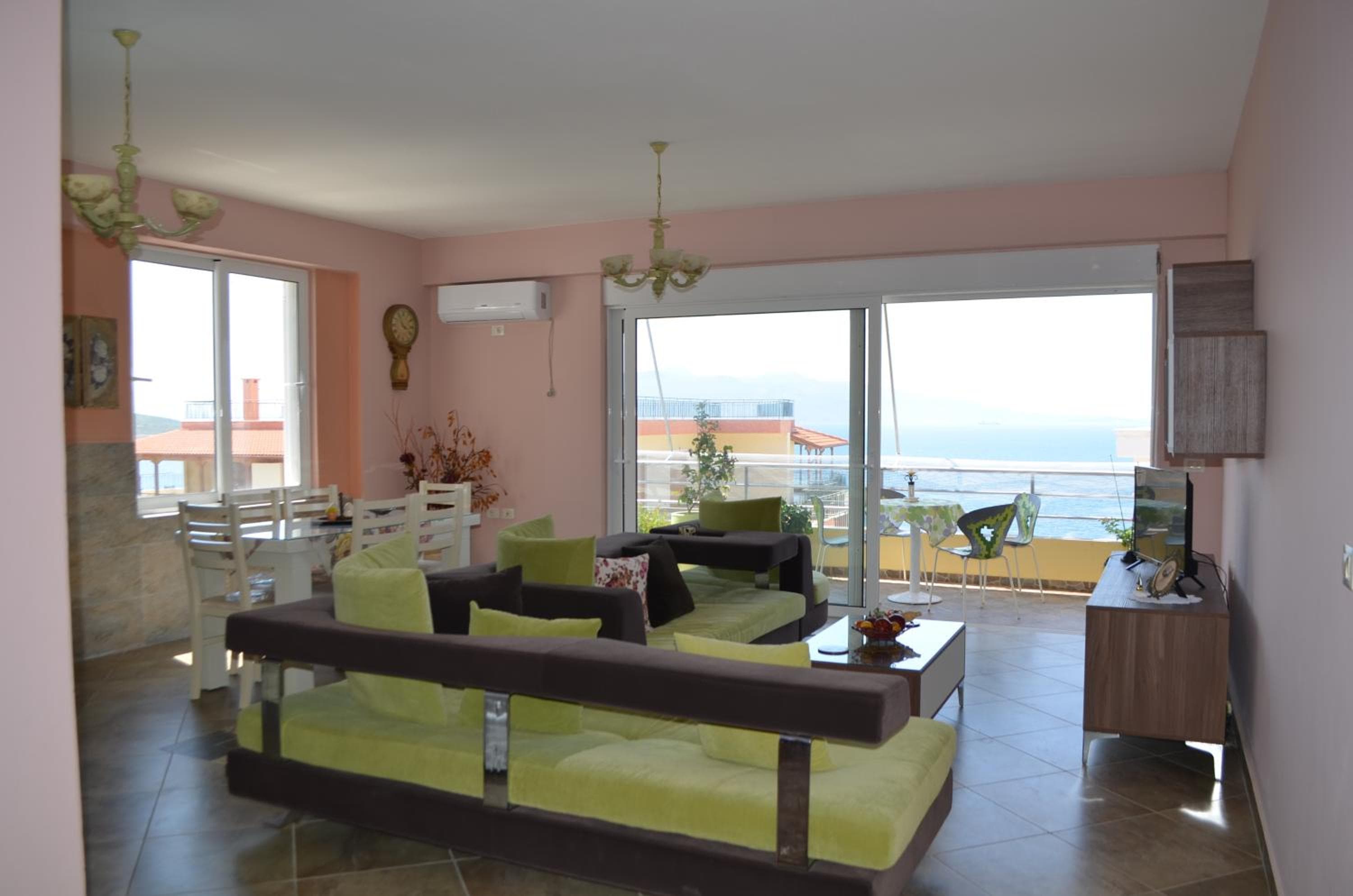 Jelena's Luxury Apartments, Sarandë