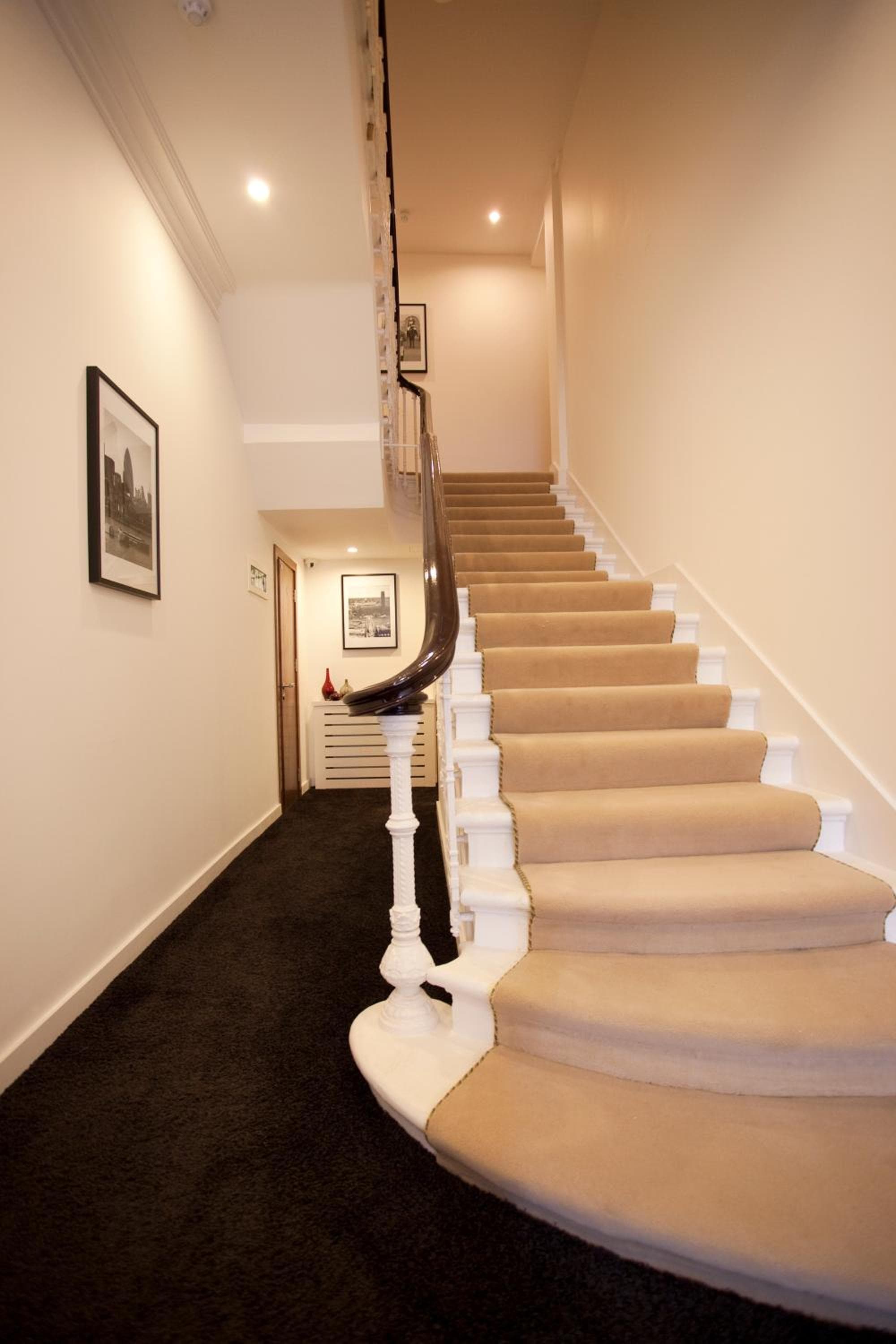 Presidential Apartments Kensington, photo 2