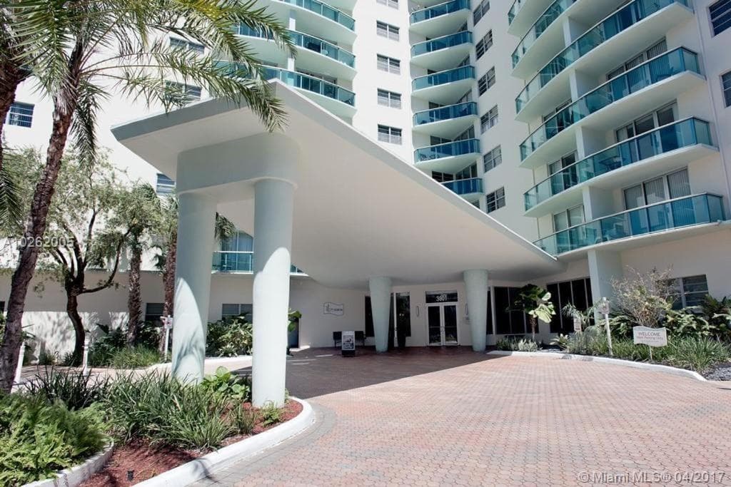 Tides Apt on Hollywood Beach, Hollywood