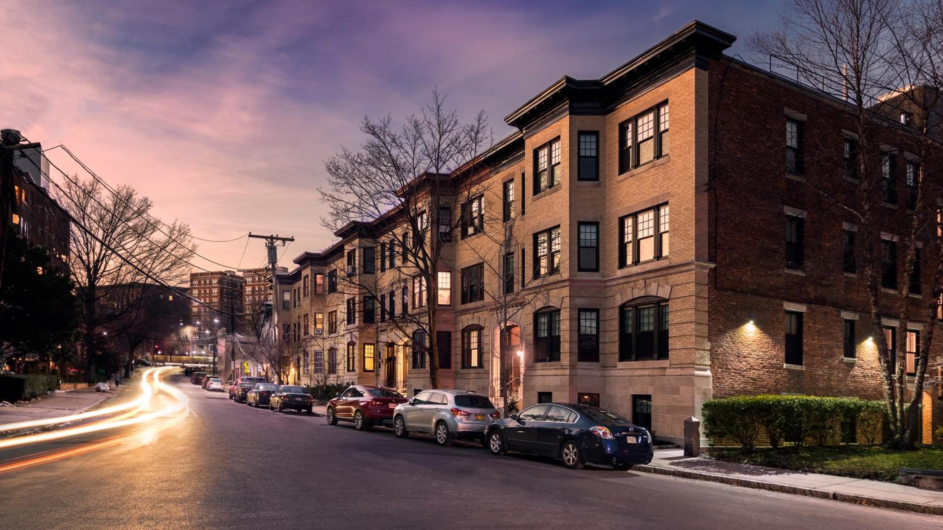 A Stylish Stay w/ a Queen Bed, Heated Floors.. #23, Brookline