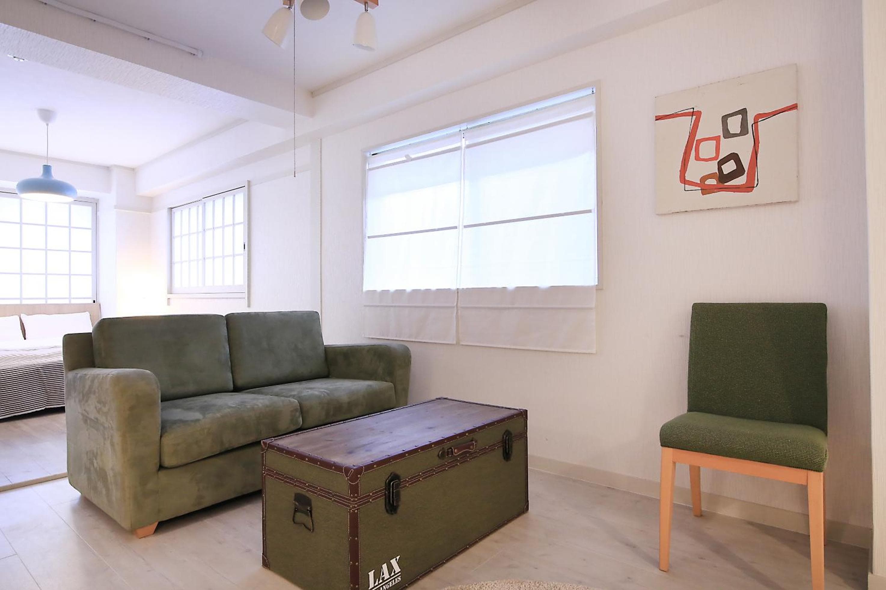 Spacious Tokyo Apartment for 6-8 Guests!! 1 min to Morisita Station , Direct to Shinjuku, Tokyo, photo 5