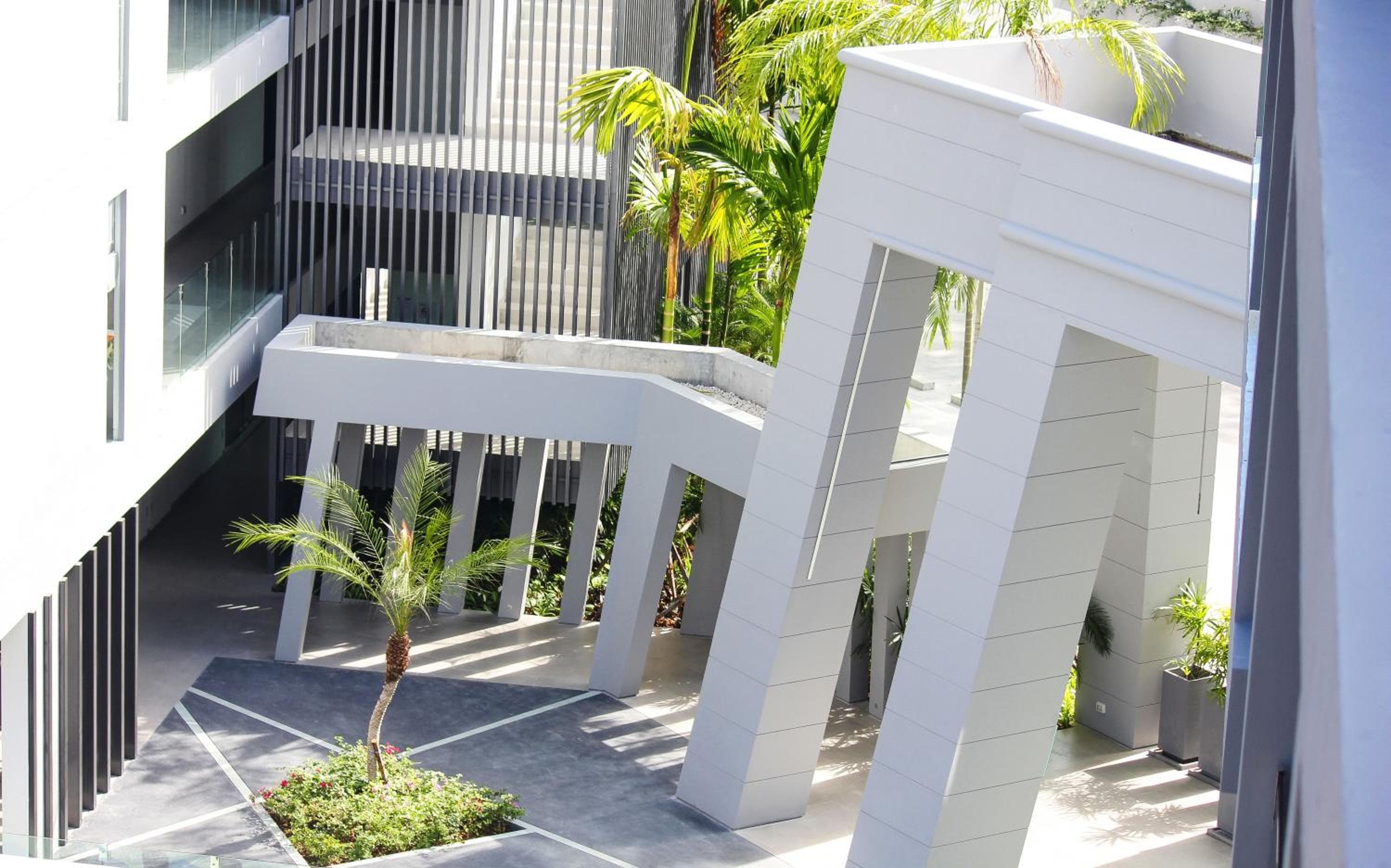 Absolute Twin Sands Resort & Spa - SHA Extra Plus, Patong Beach