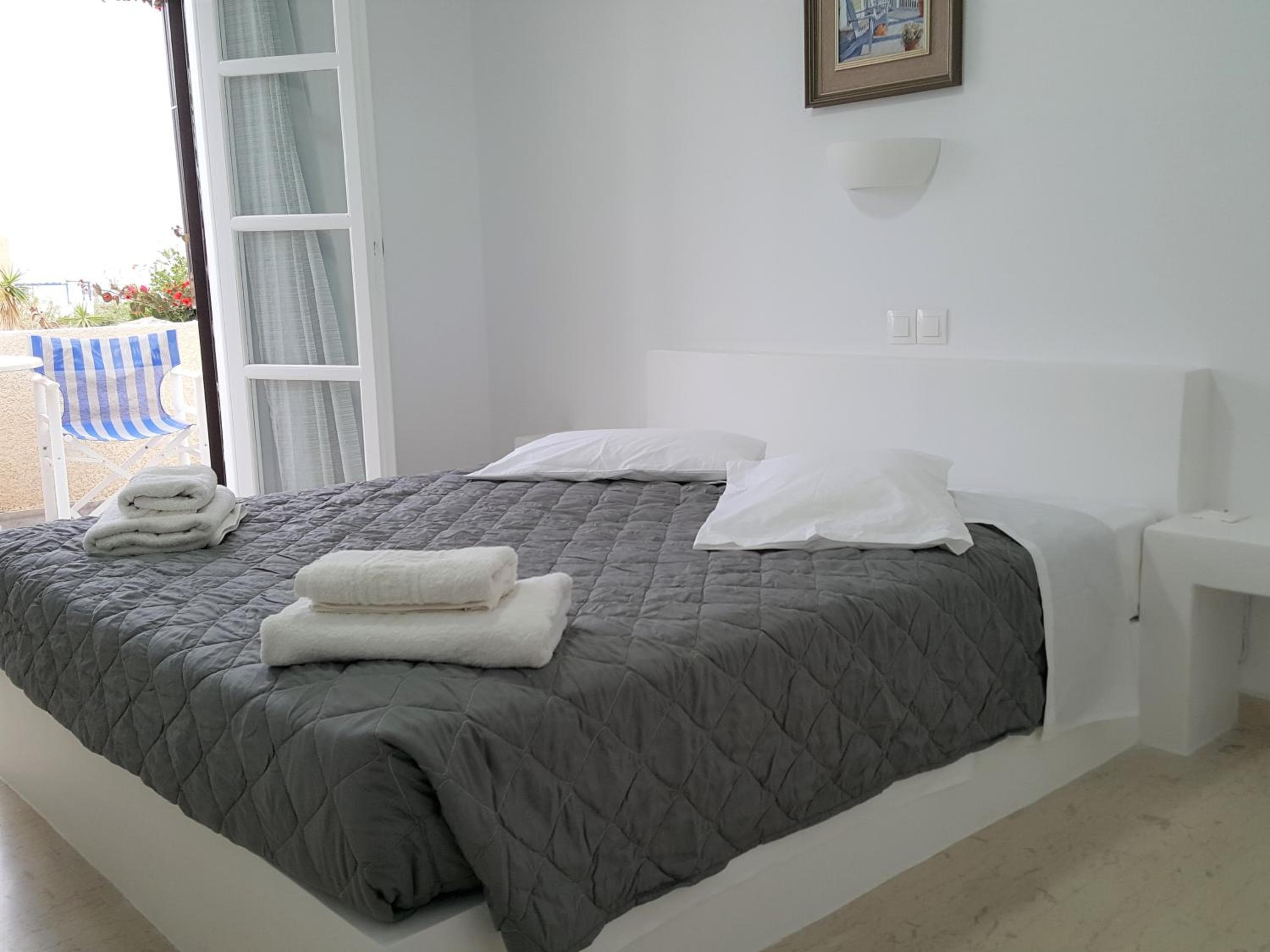 Ira Apartments, Kamari, photo 5