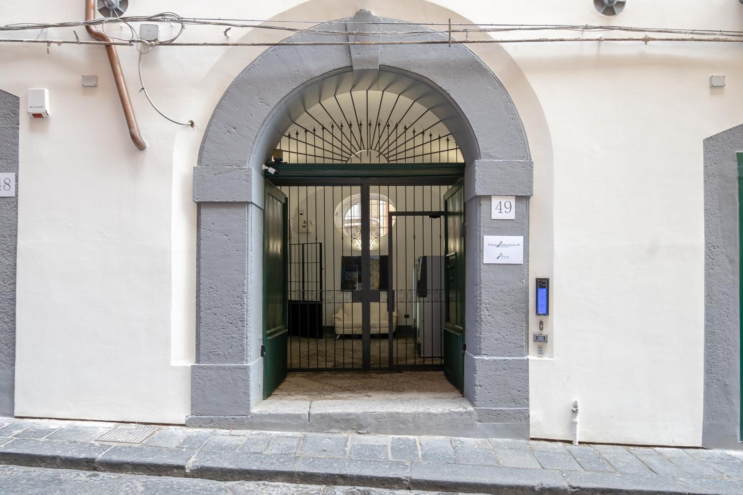 Palazzo Settembrini 49, Naples, photo 2