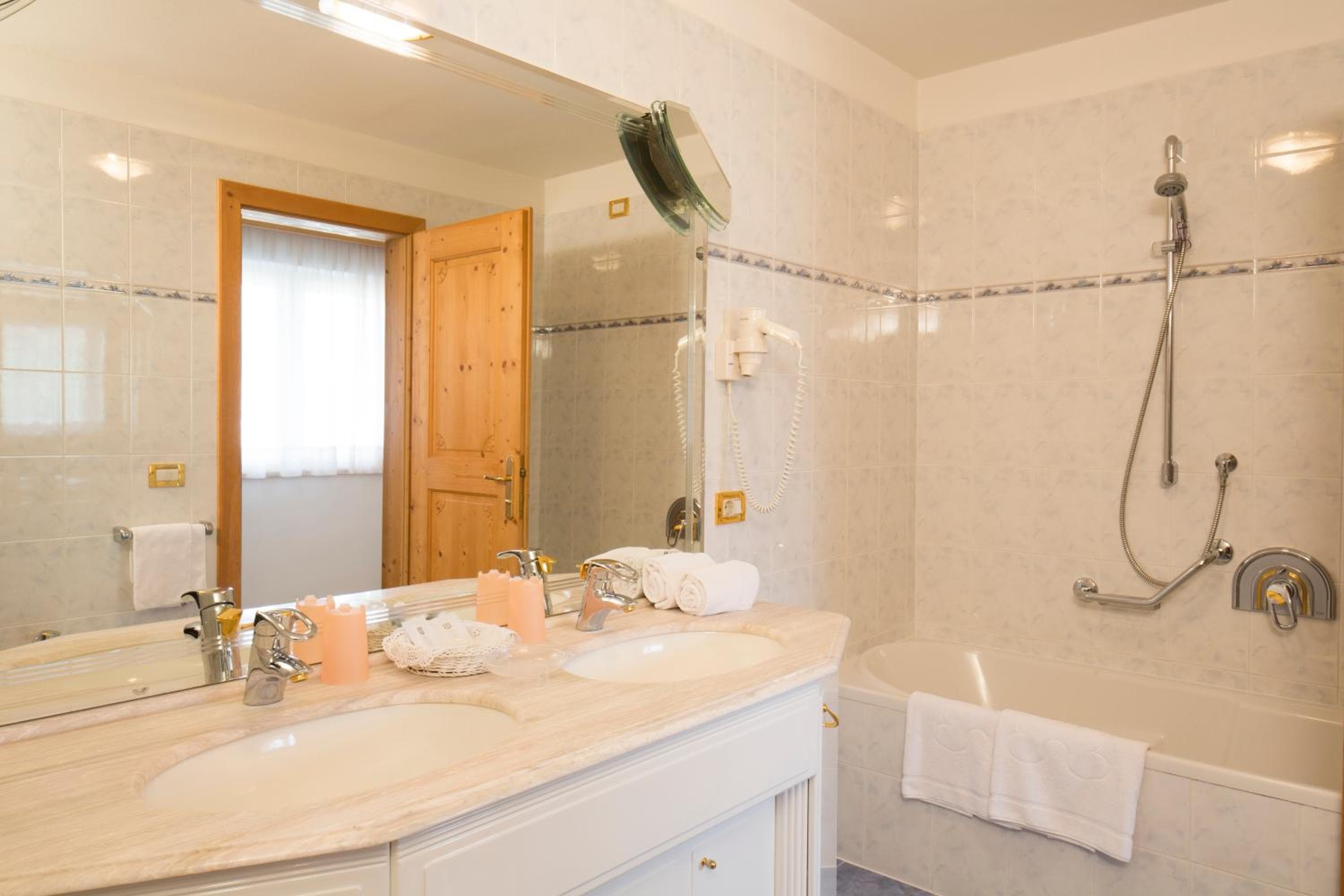 Residence La Selva, Selva di Val Gardena, photo 6