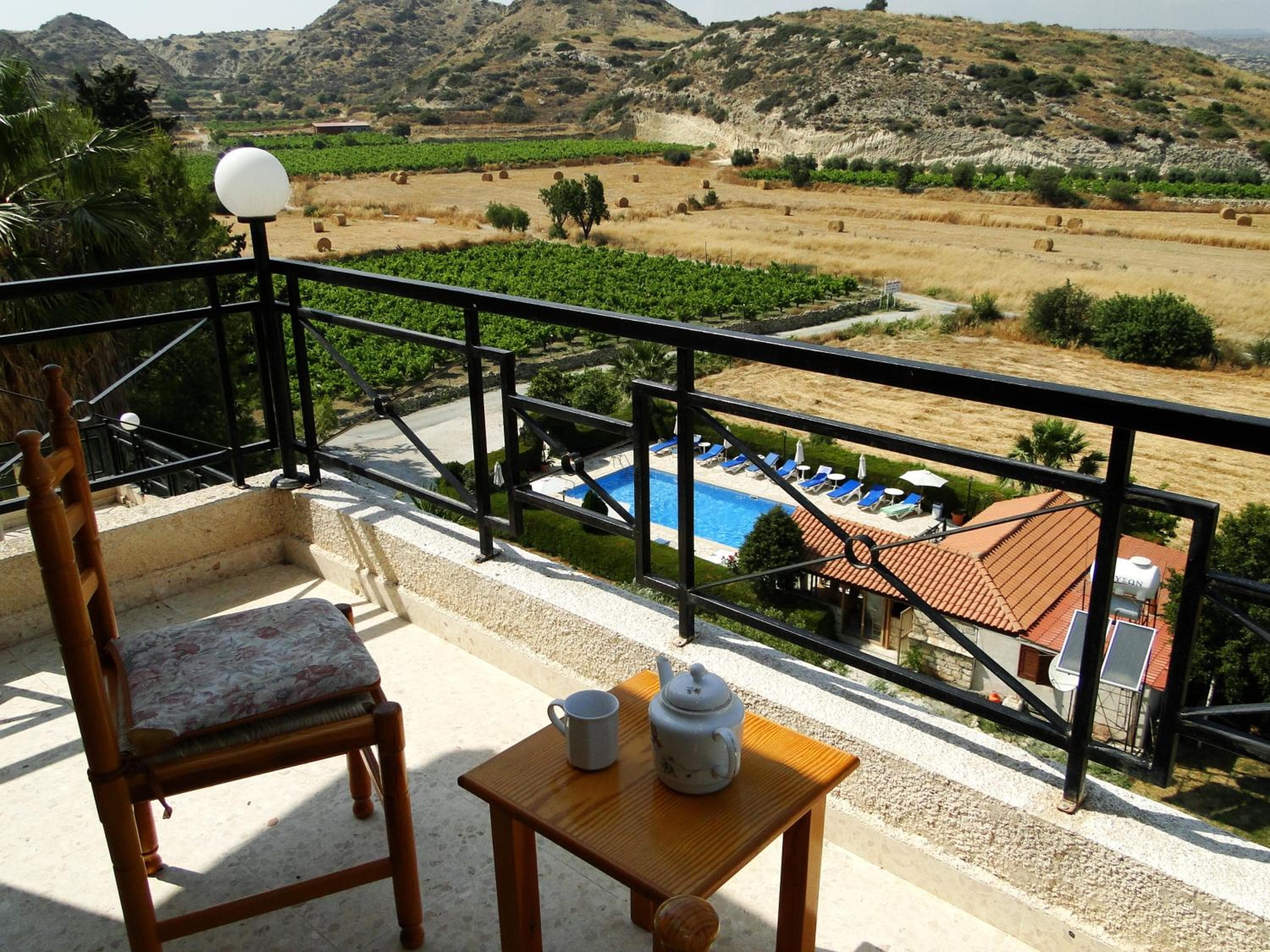 Ampelokipi Holiday Apartments, Pissouri, photo 6
