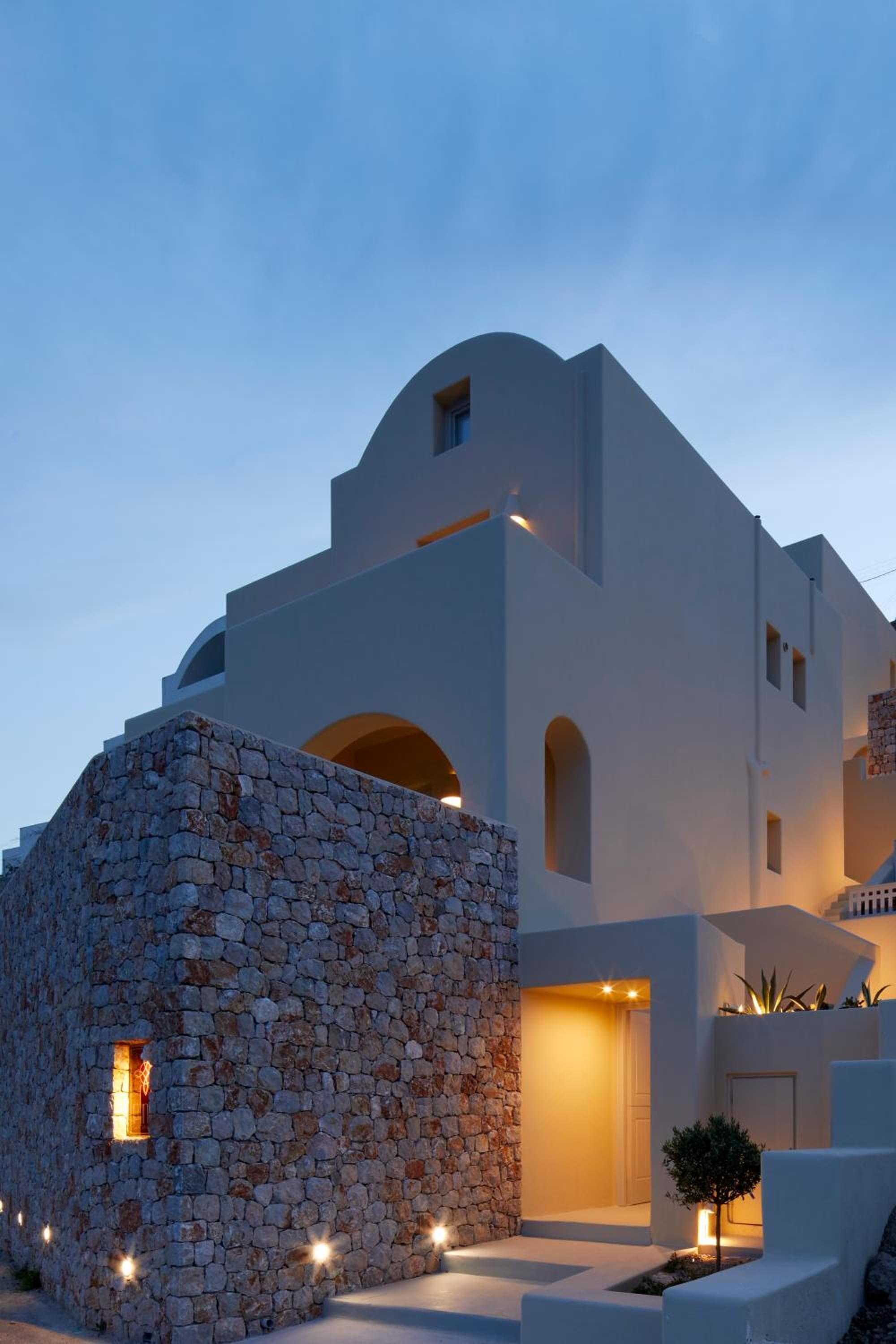 Star Infinity Suites, Pirgos
