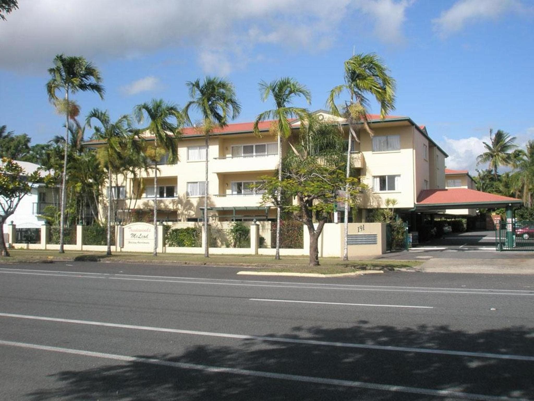 Tradewinds McLeod Holiday Apartments, Cairns